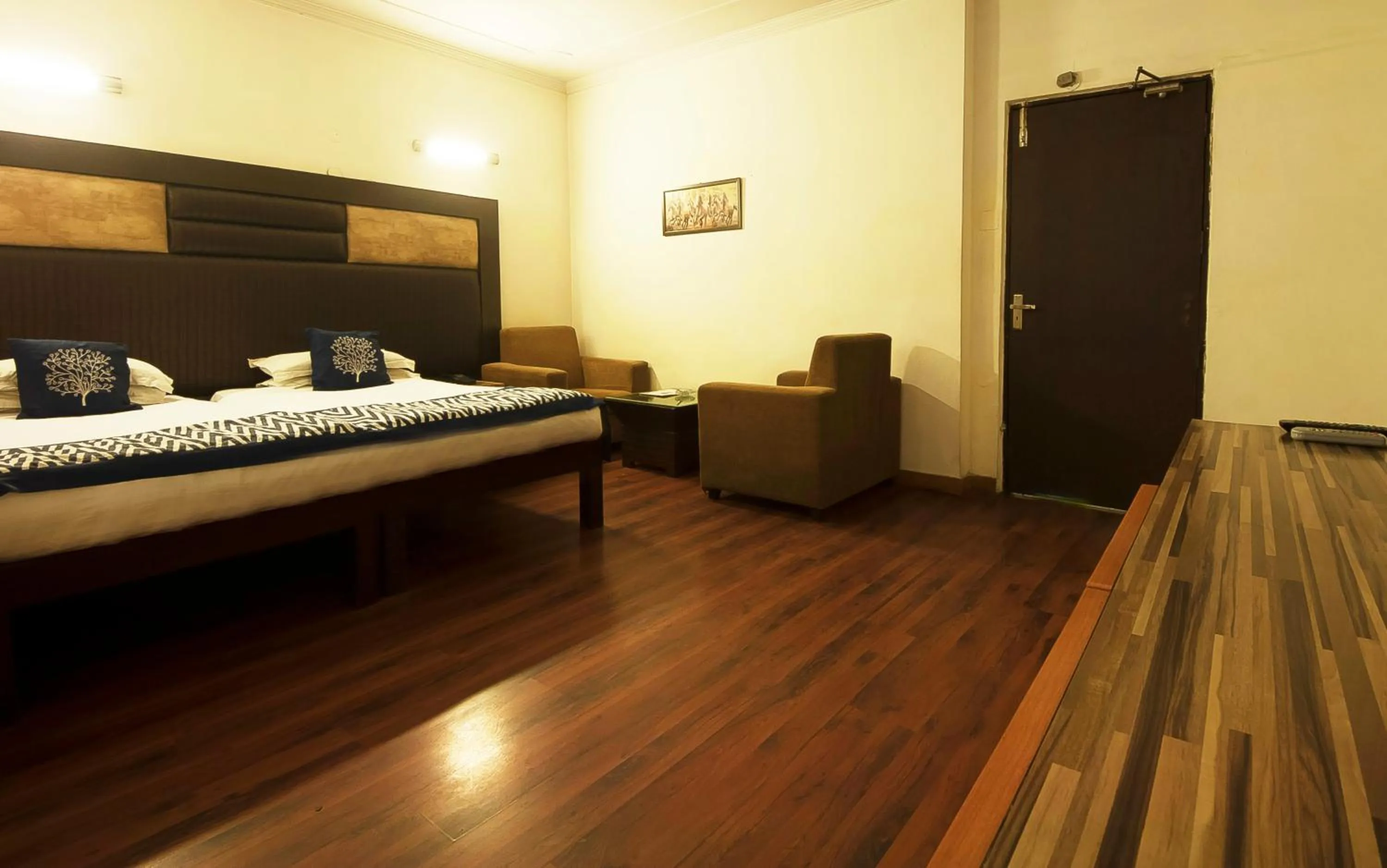 Bed in Golden Leaf Hotel