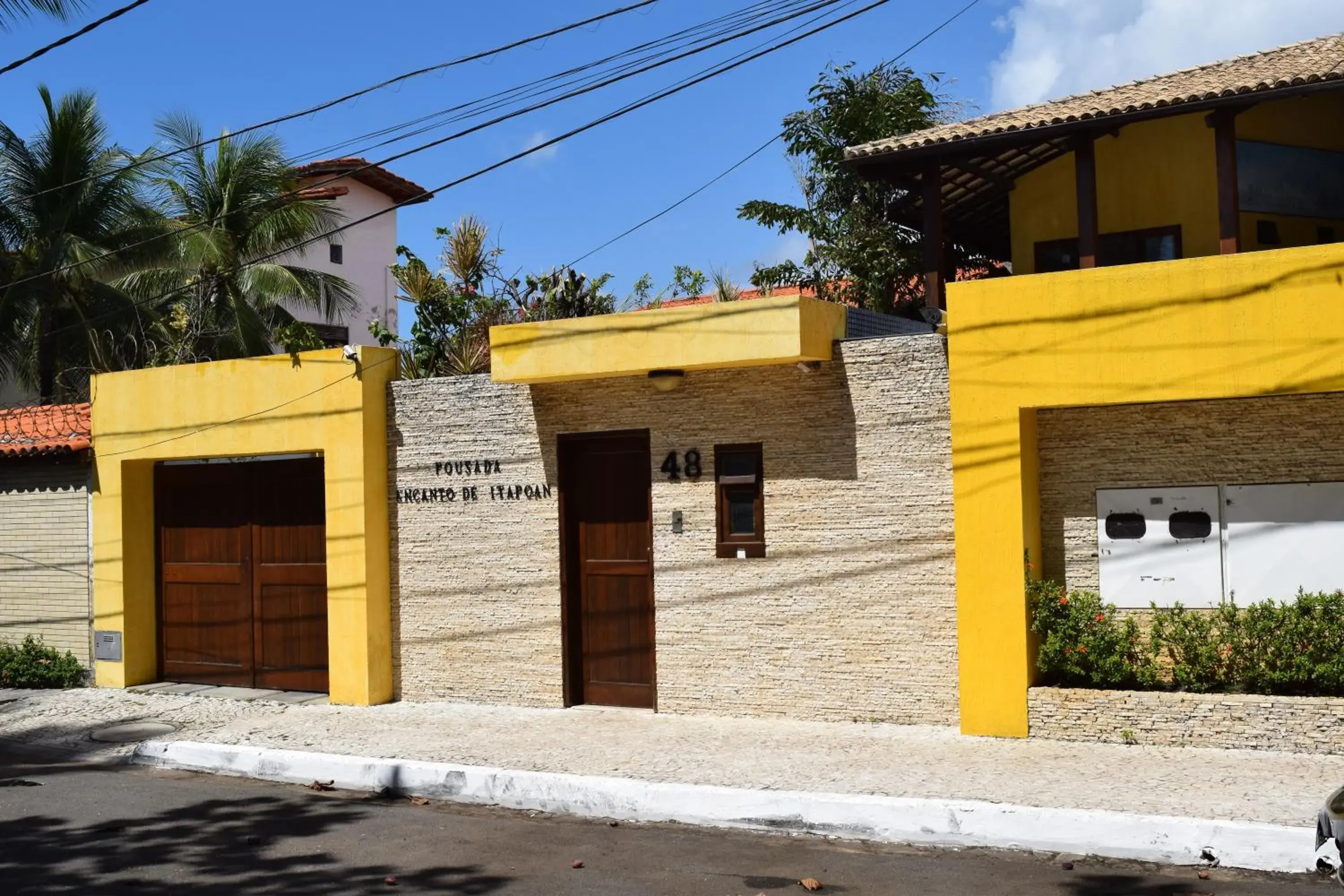 Facade/entrance in Hotel Pousada Encanto de Itapoan Facade/entrance in Hotel Pousada Encanto de Itapoan