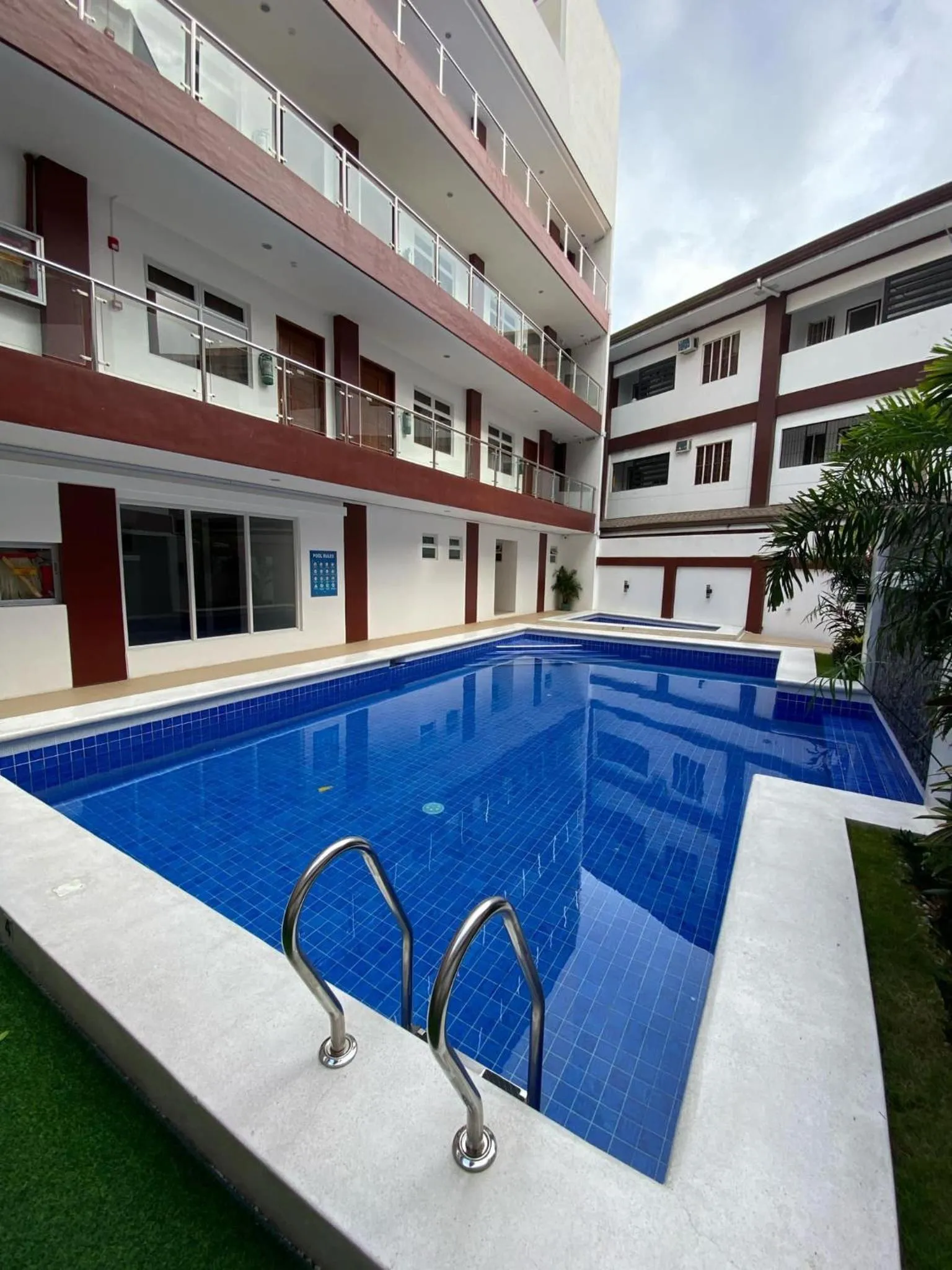 Swimming pool in Sebastien Hotel