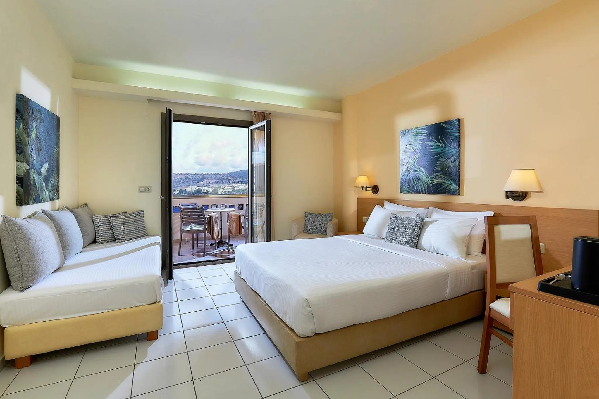 Balcony/Terrace, Bed in Sissi Bay Resort