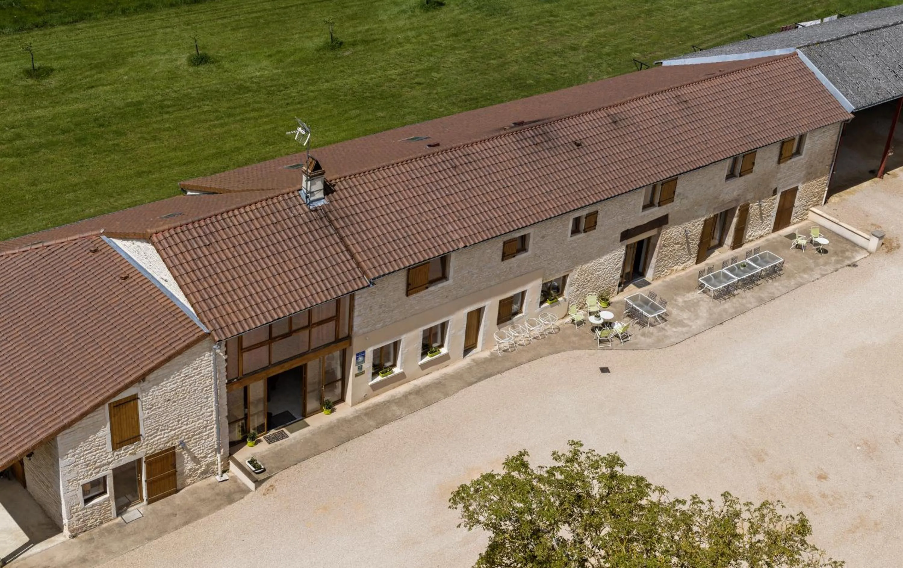 Property building in Domaine Joseph LAFARGE Wine Resort B&B