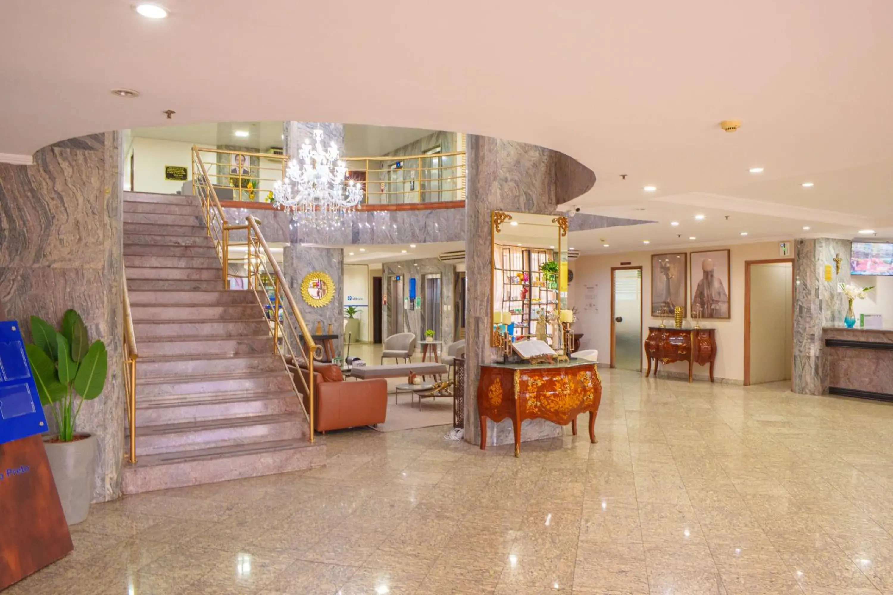 Lobby or reception in Hotel Dan Inn Ribeirão Preto By Nacional Inn Lobby or reception in Hotel Dan Inn Ribeirão Preto By Nacional Inn