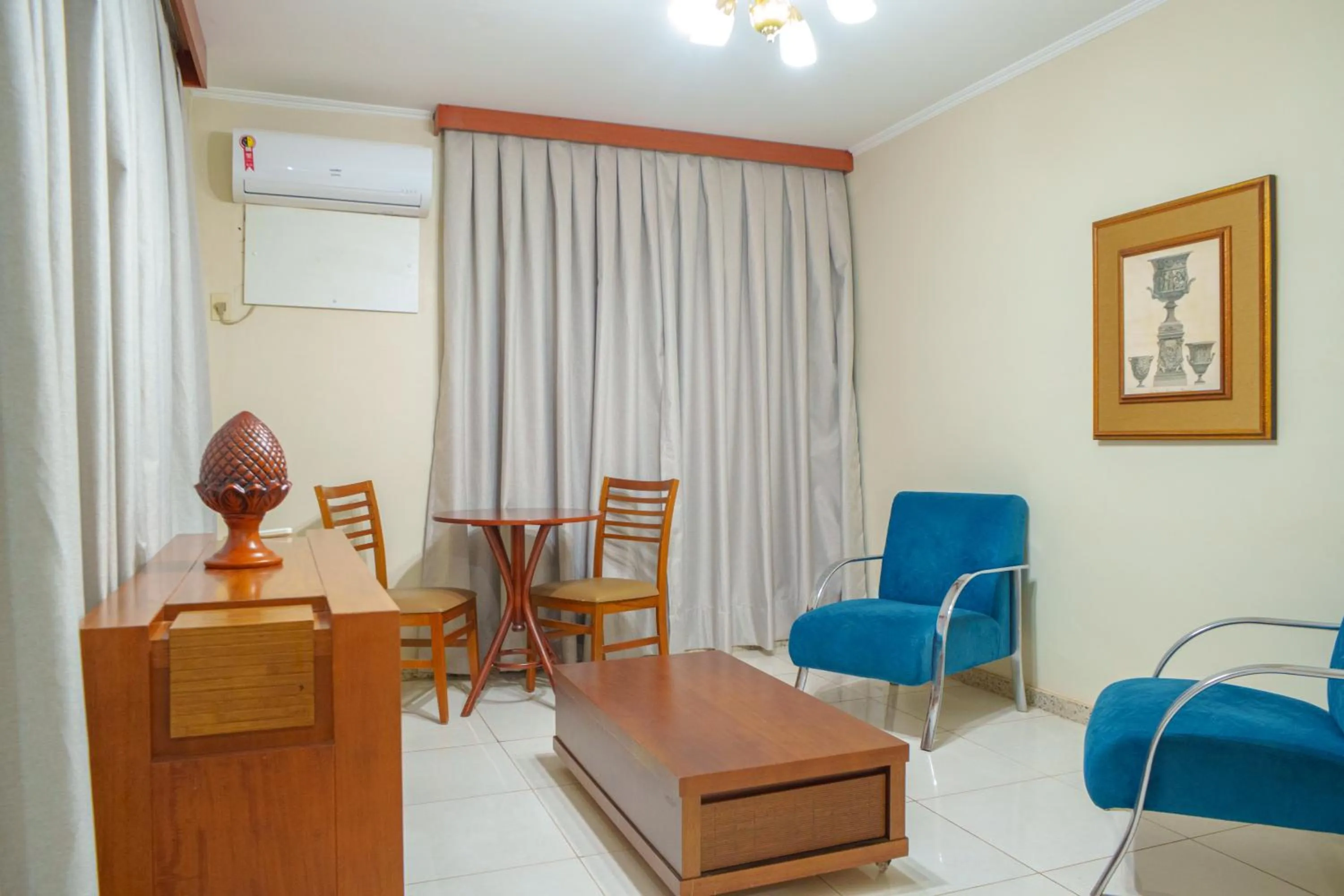 Living room in Hotel Dan Inn Ribeirão Preto By Nacional Inn