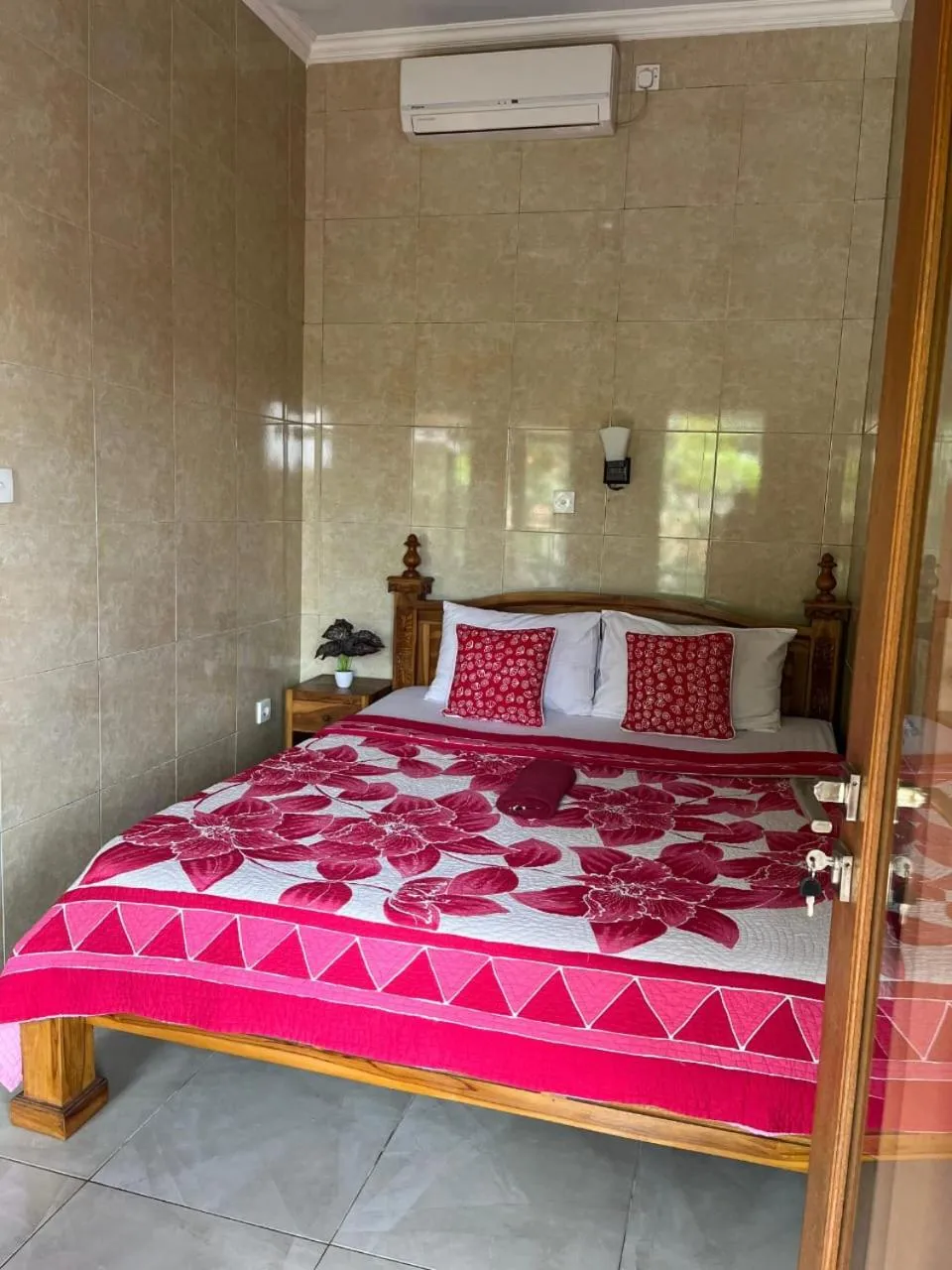 Photo of the whole room, Bed in Rumah Ary Homestay & Spa