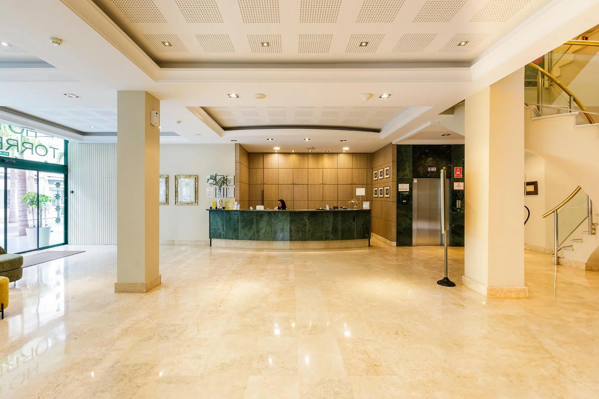 Lobby or reception in Hotel Torremar - Mares