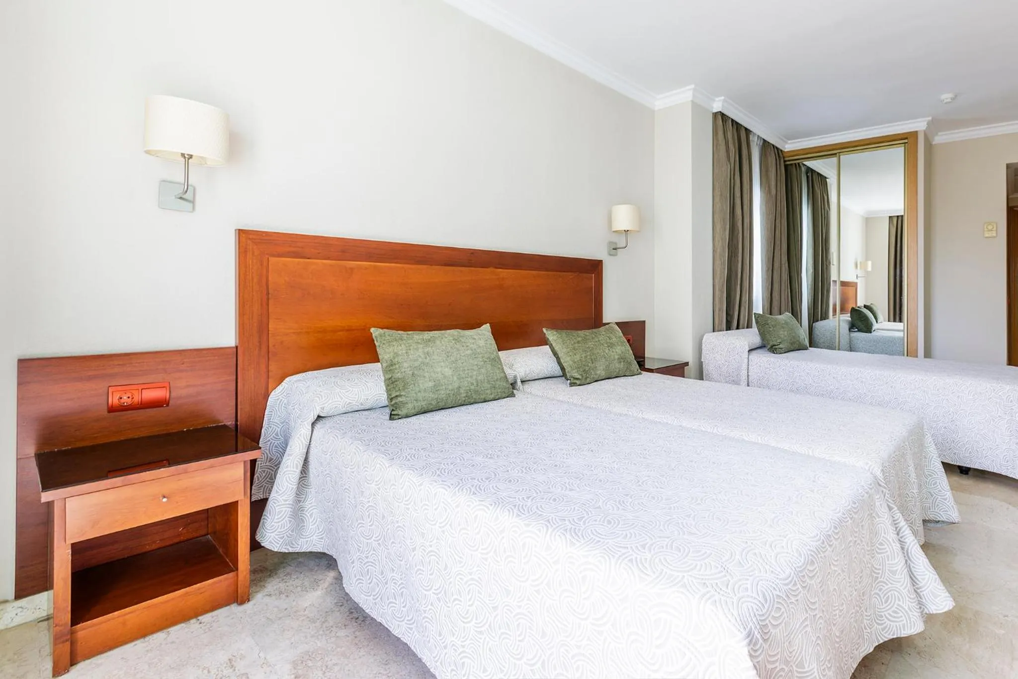 Bed in Hotel Torremar - Mares