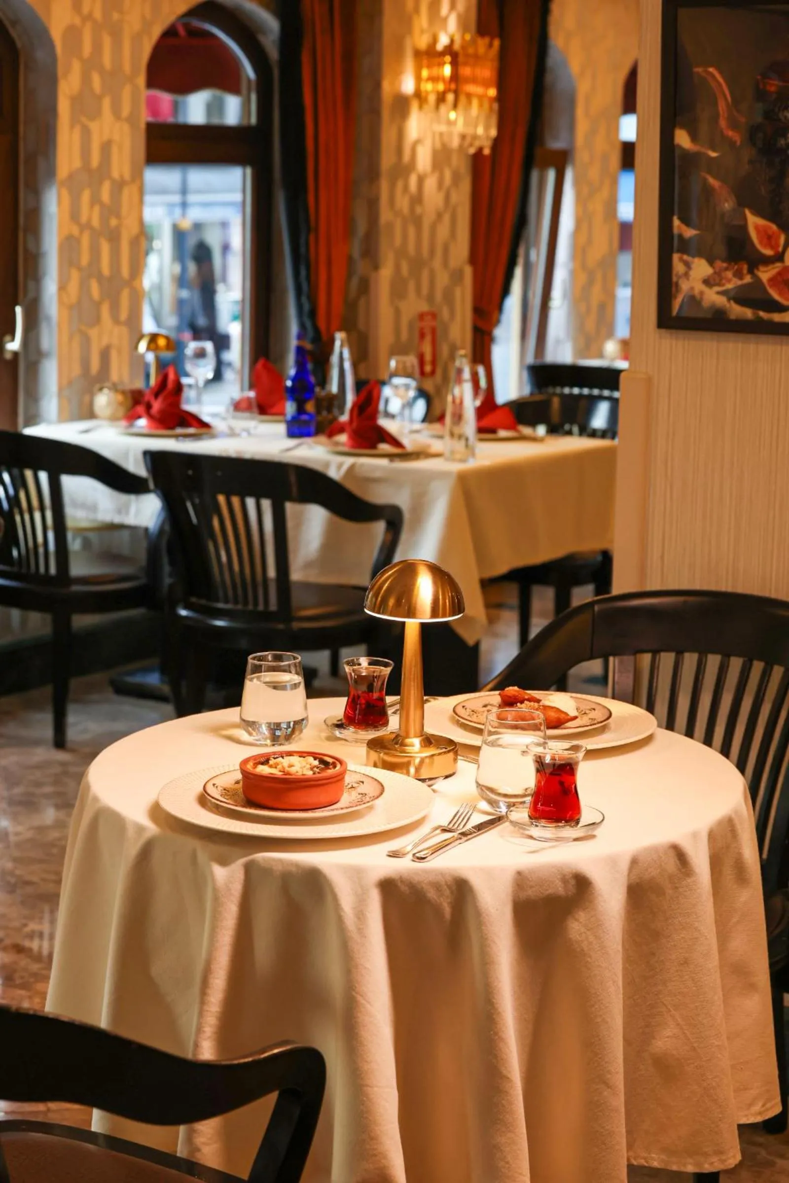 Restaurant/places to eat in Crowne Plaza Istanbul - Old City by IHG
