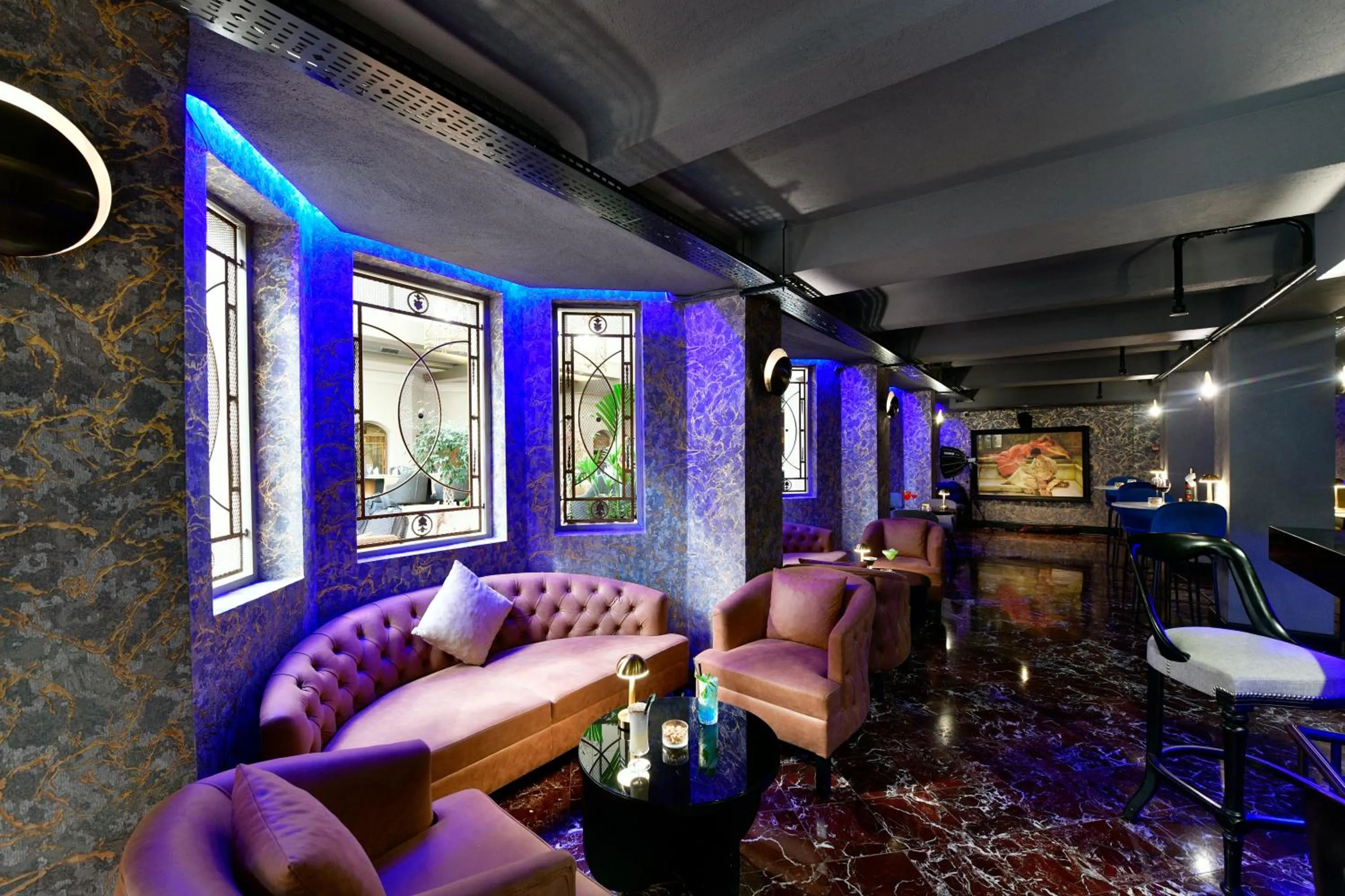 Lounge or bar in Crowne Plaza Istanbul - Old City by IHG
