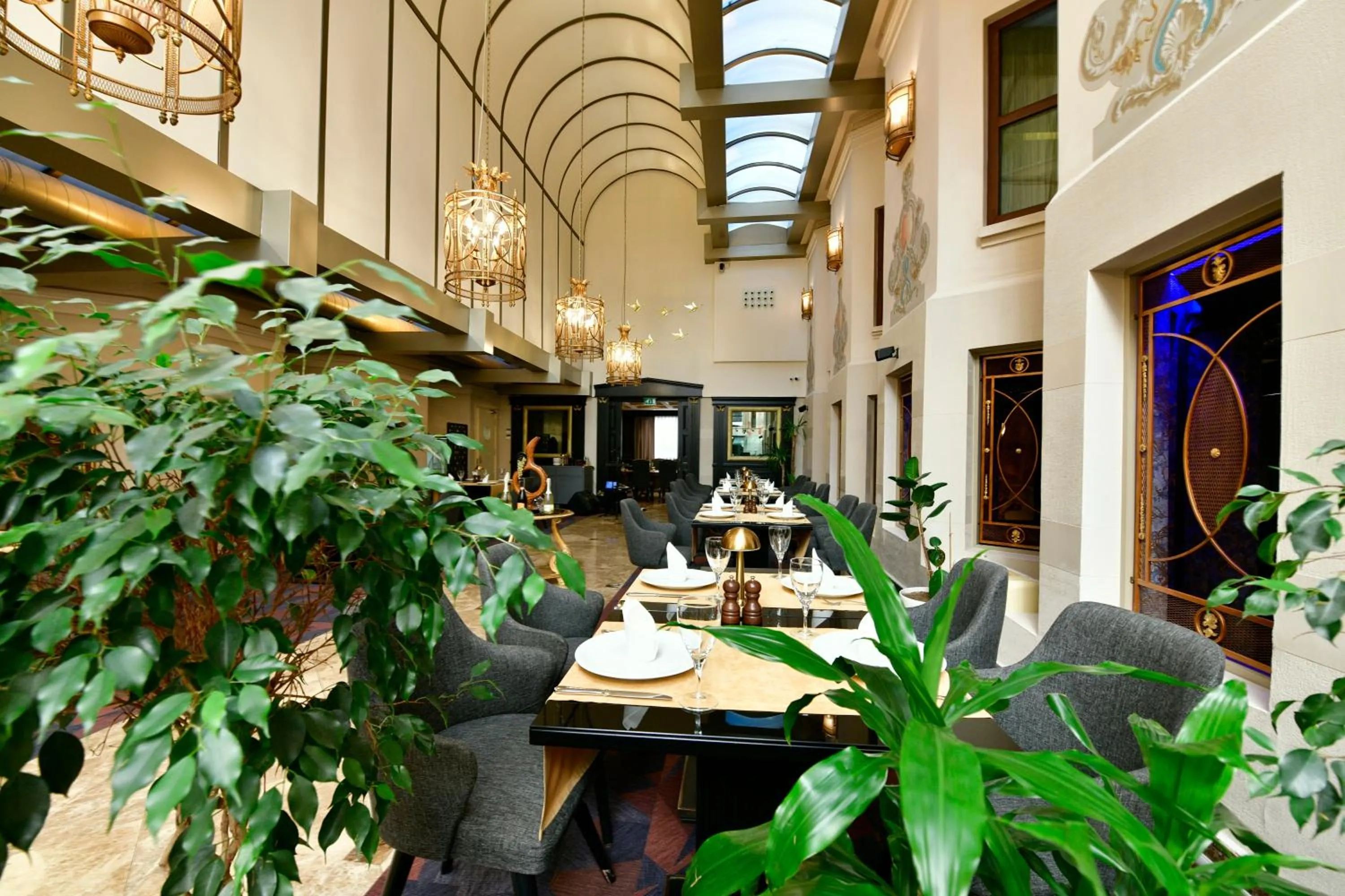 Restaurant/places to eat in Crowne Plaza Istanbul - Old City by IHG