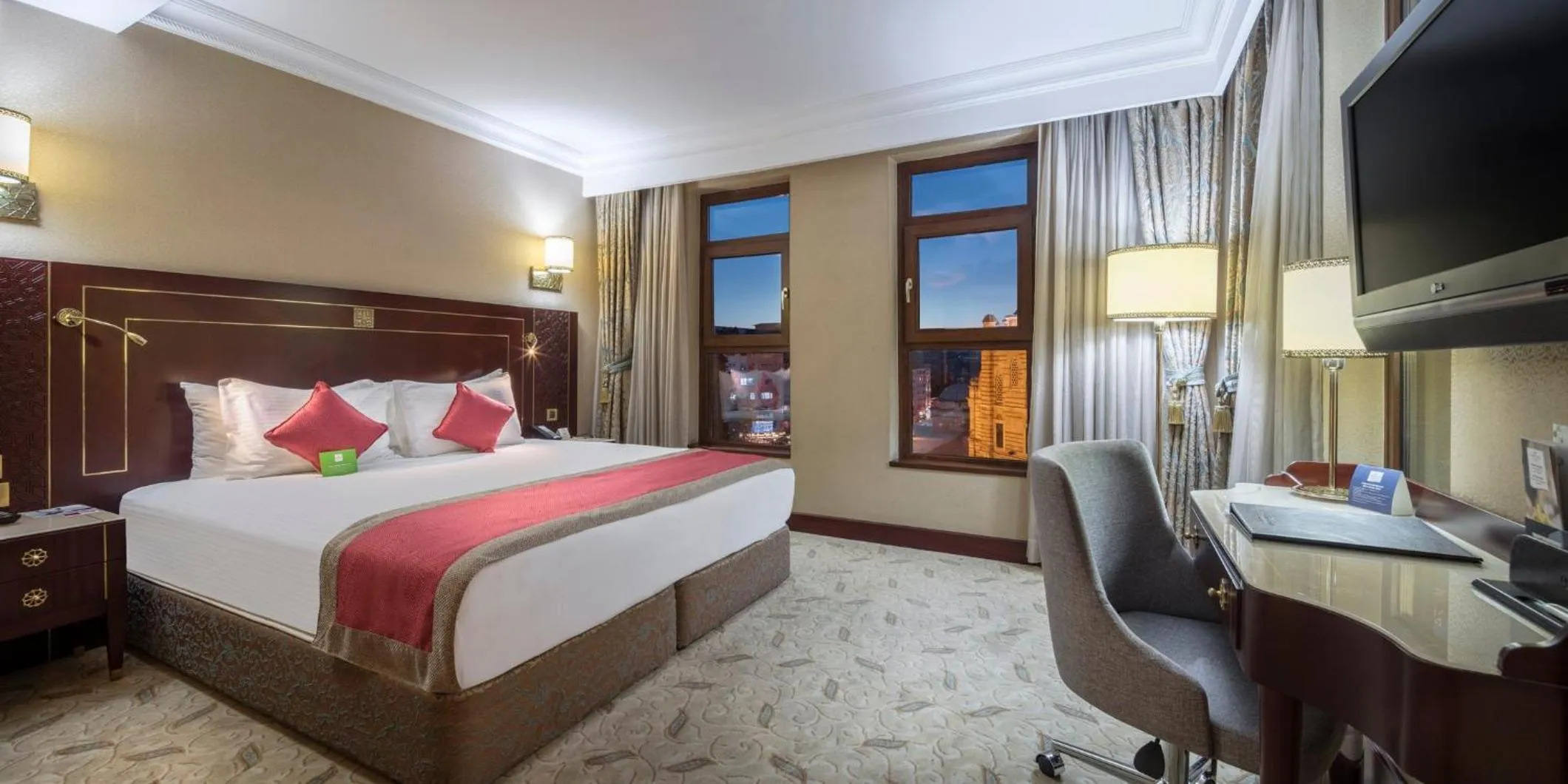 Photo of the whole room, Bed in Crowne Plaza Istanbul - Old City by IHG