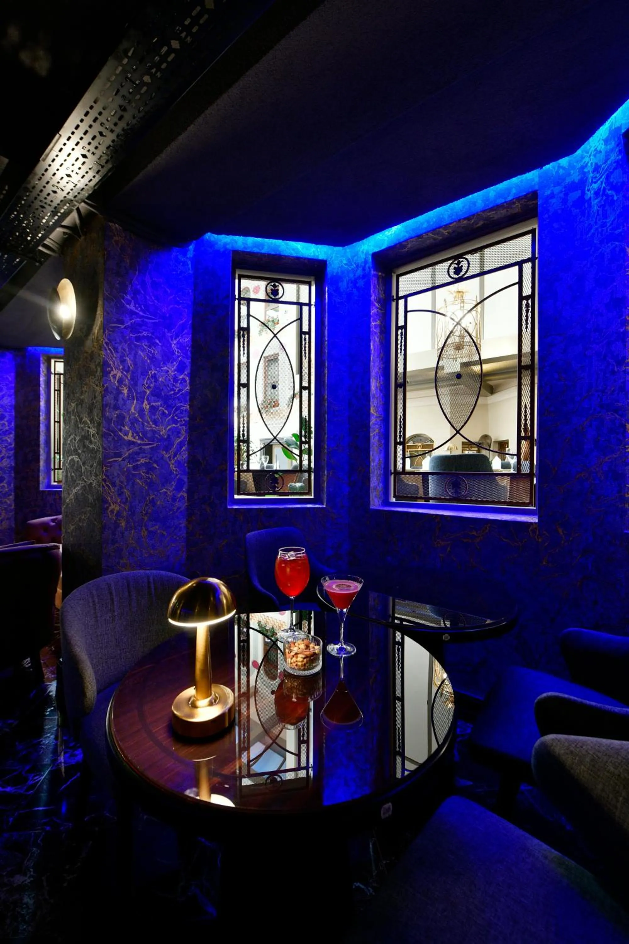 Lounge or bar in Crowne Plaza Istanbul - Old City by IHG