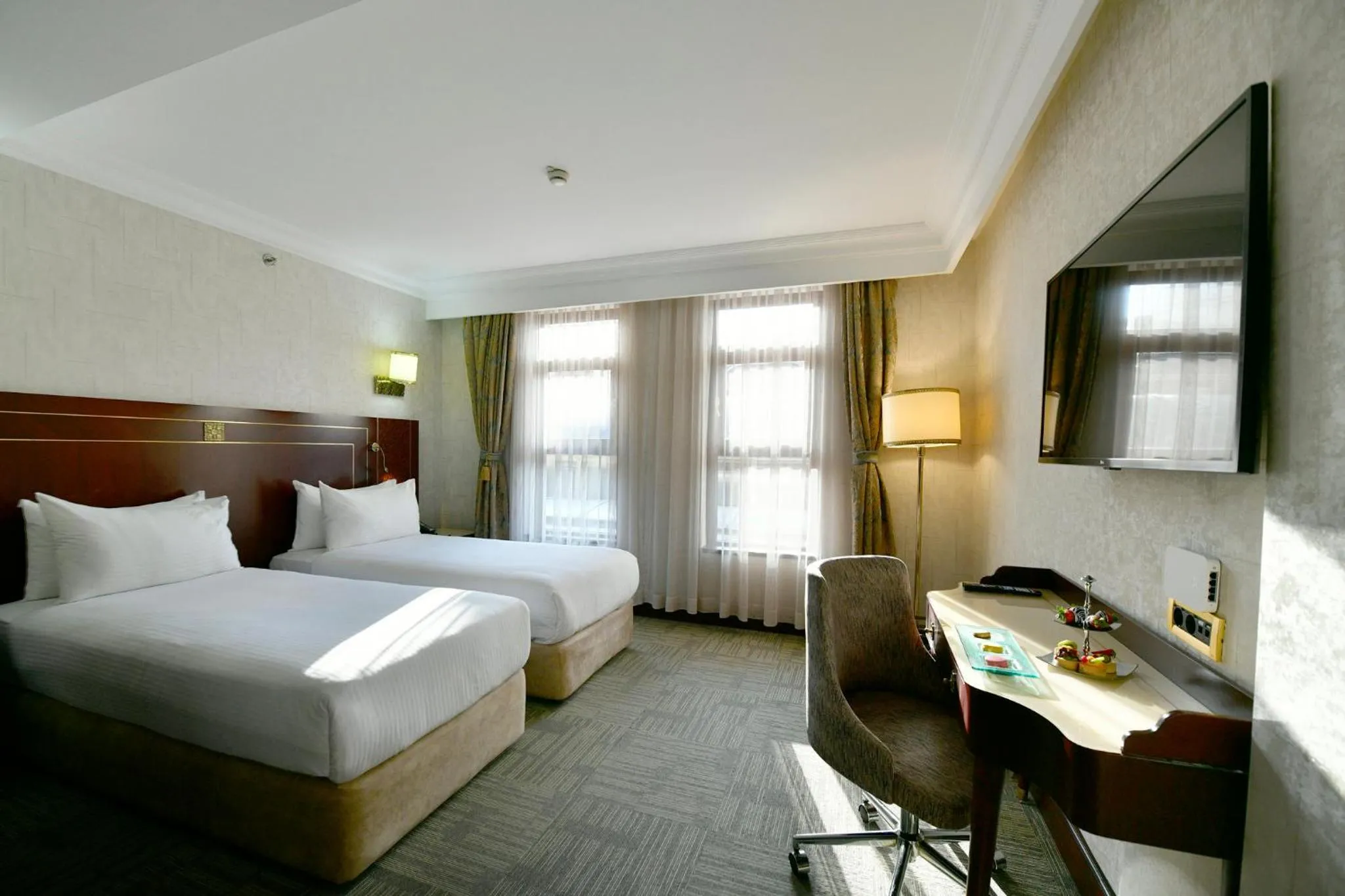 Photo of the whole room, Bed in Crowne Plaza Istanbul - Old City by IHG