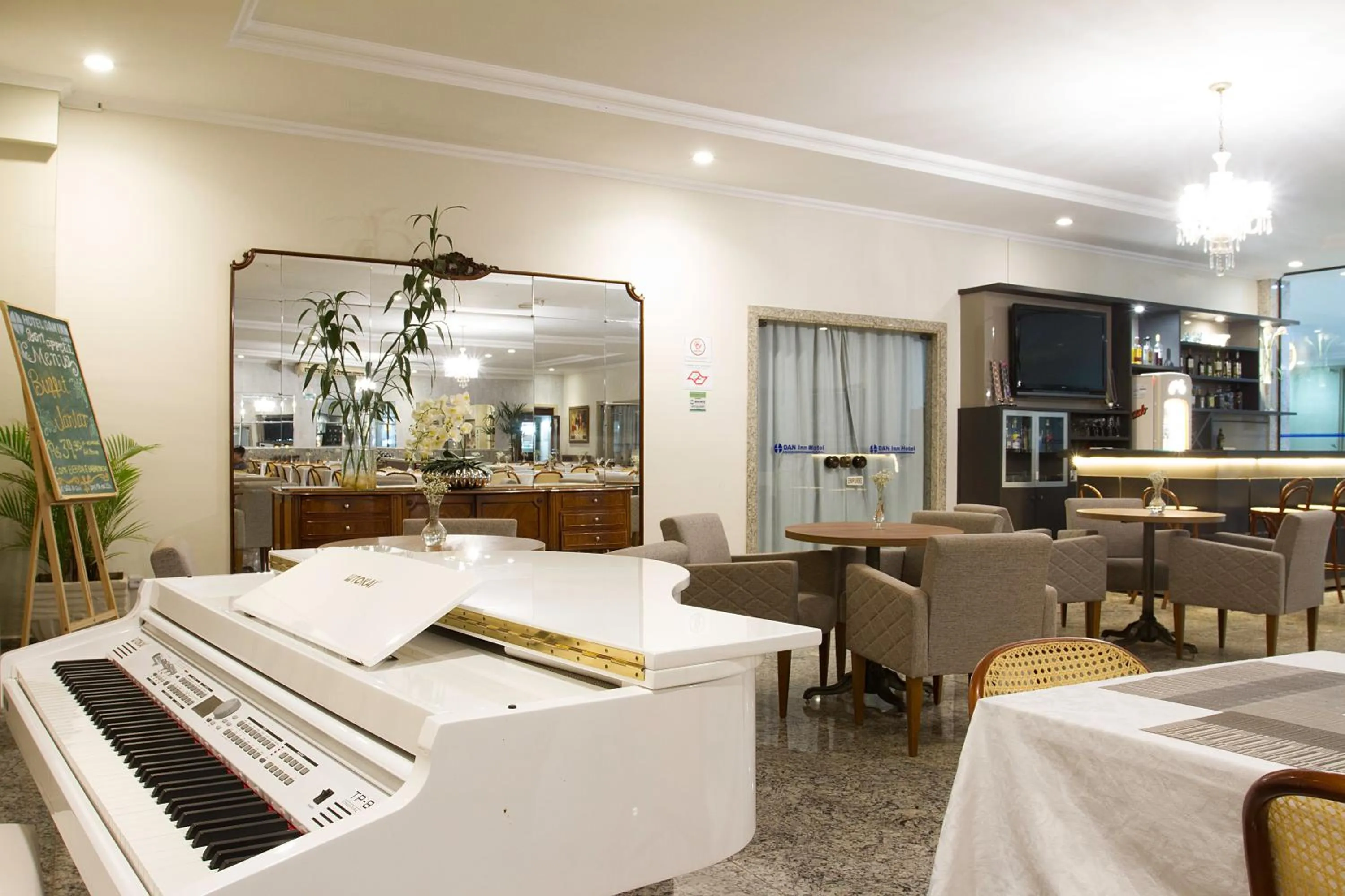 Restaurant/places to eat in Hotel Dan Inn Franca & Convenções By Nacional Inn