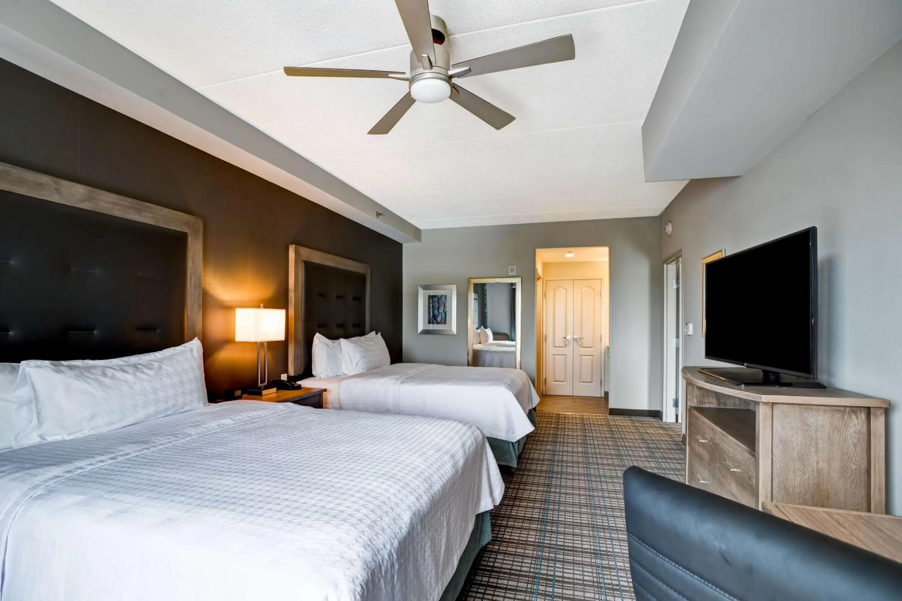 Bed in Homewood Suites by Hilton Nashville Franklin