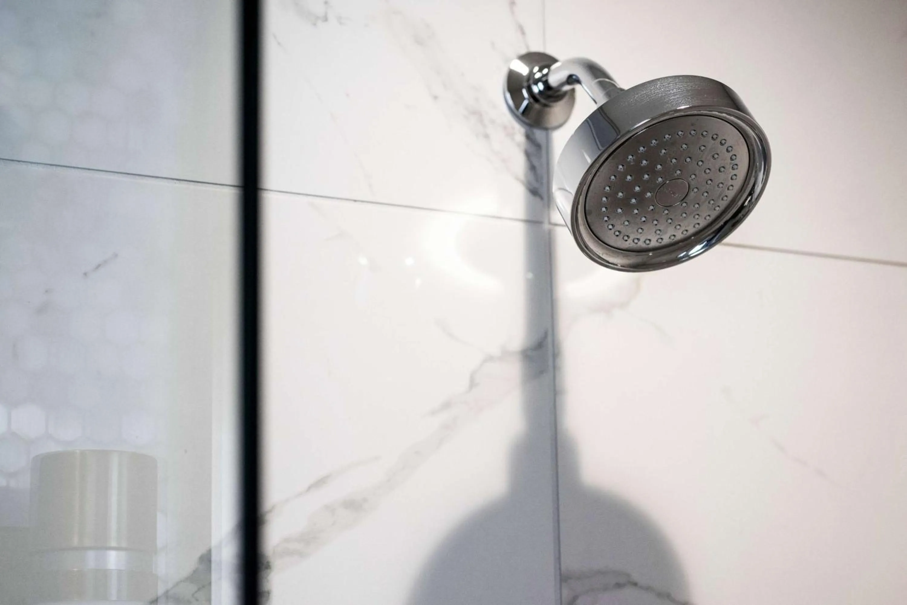 Bathroom in LondonHouse Chicago, Curio Collection by Hilton