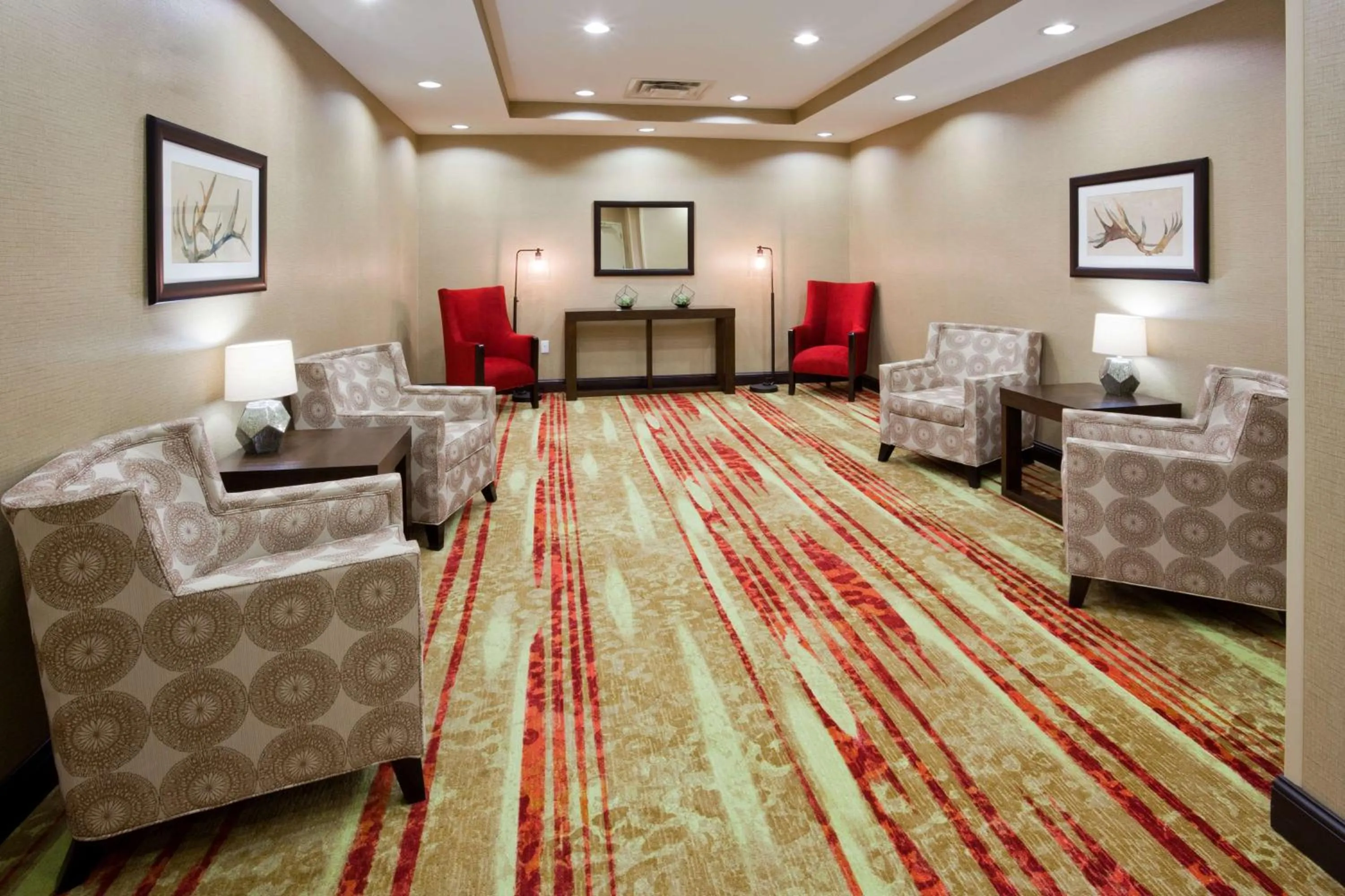 Seating area in Homewood Suites Davenport