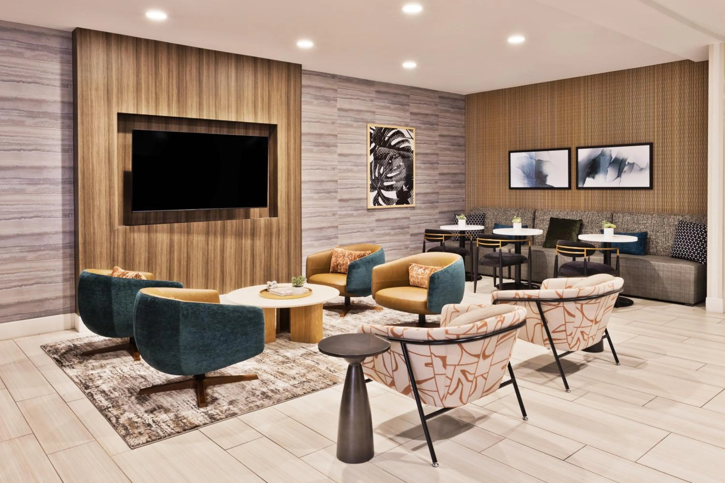 TV and multimedia in Hilton Garden Inn Montgomery - EastChase