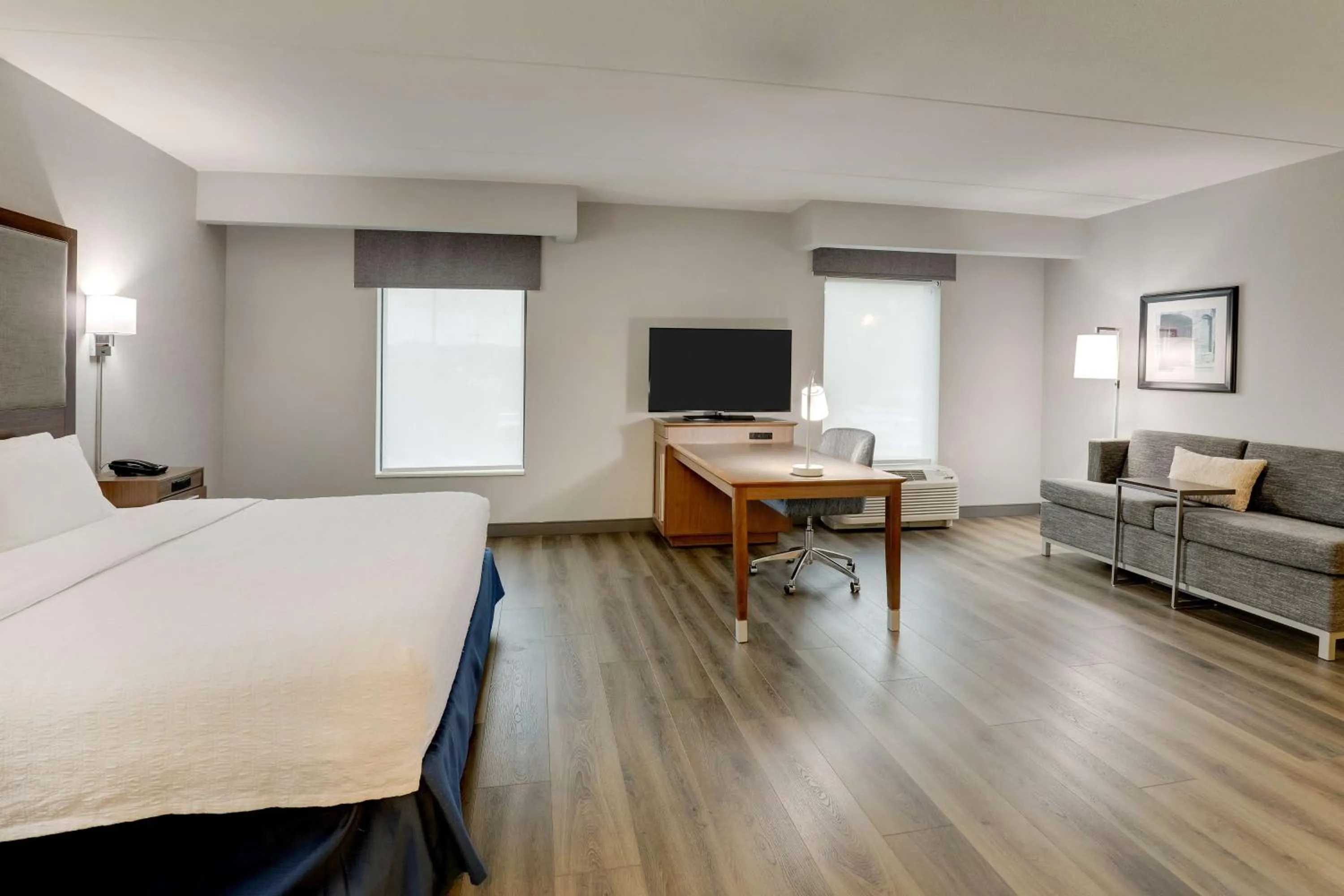 Bedroom, Bed in Hampton Inn and Suites Rome, GA