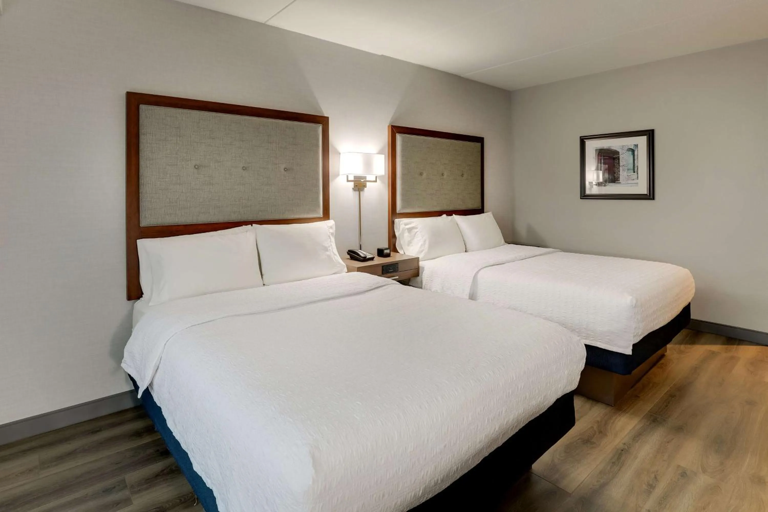 Bed in Hampton Inn and Suites Rome, GA