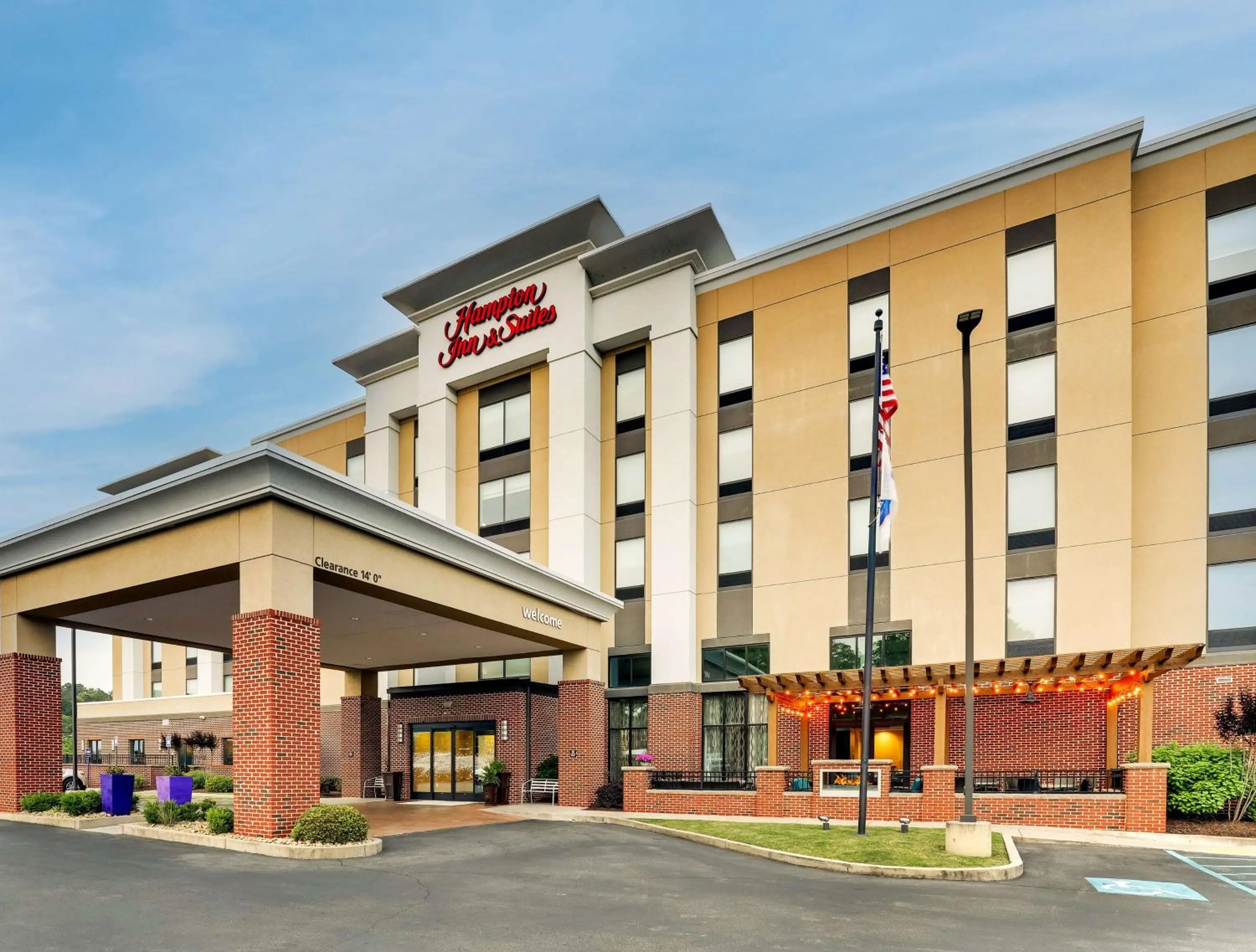 Property building in Hampton Inn and Suites Rome, GA