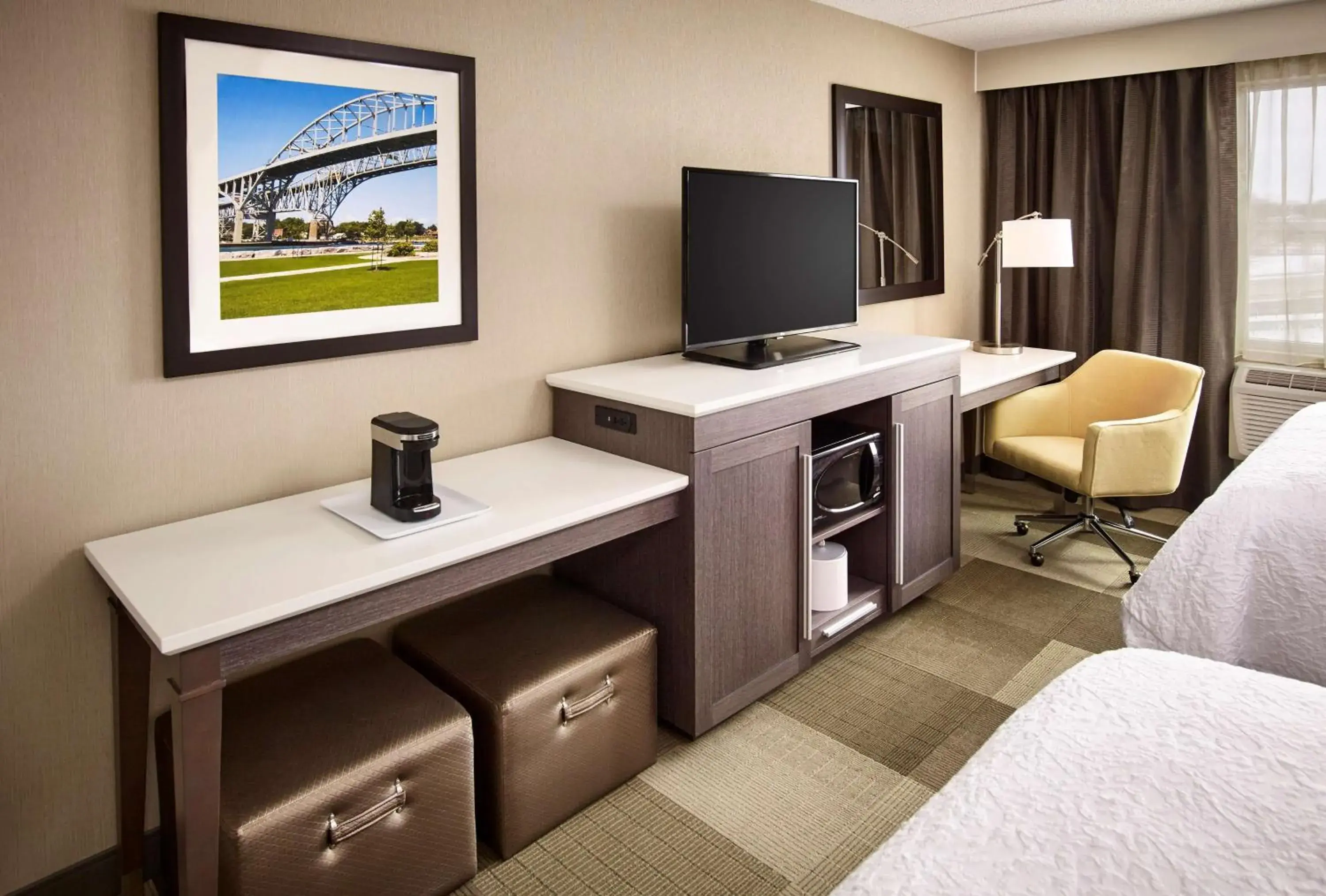Bed in Hampton Inn by Hilton Sarnia/Point Edward Bed in Hampton Inn by Hilton Sarnia/Point Edward