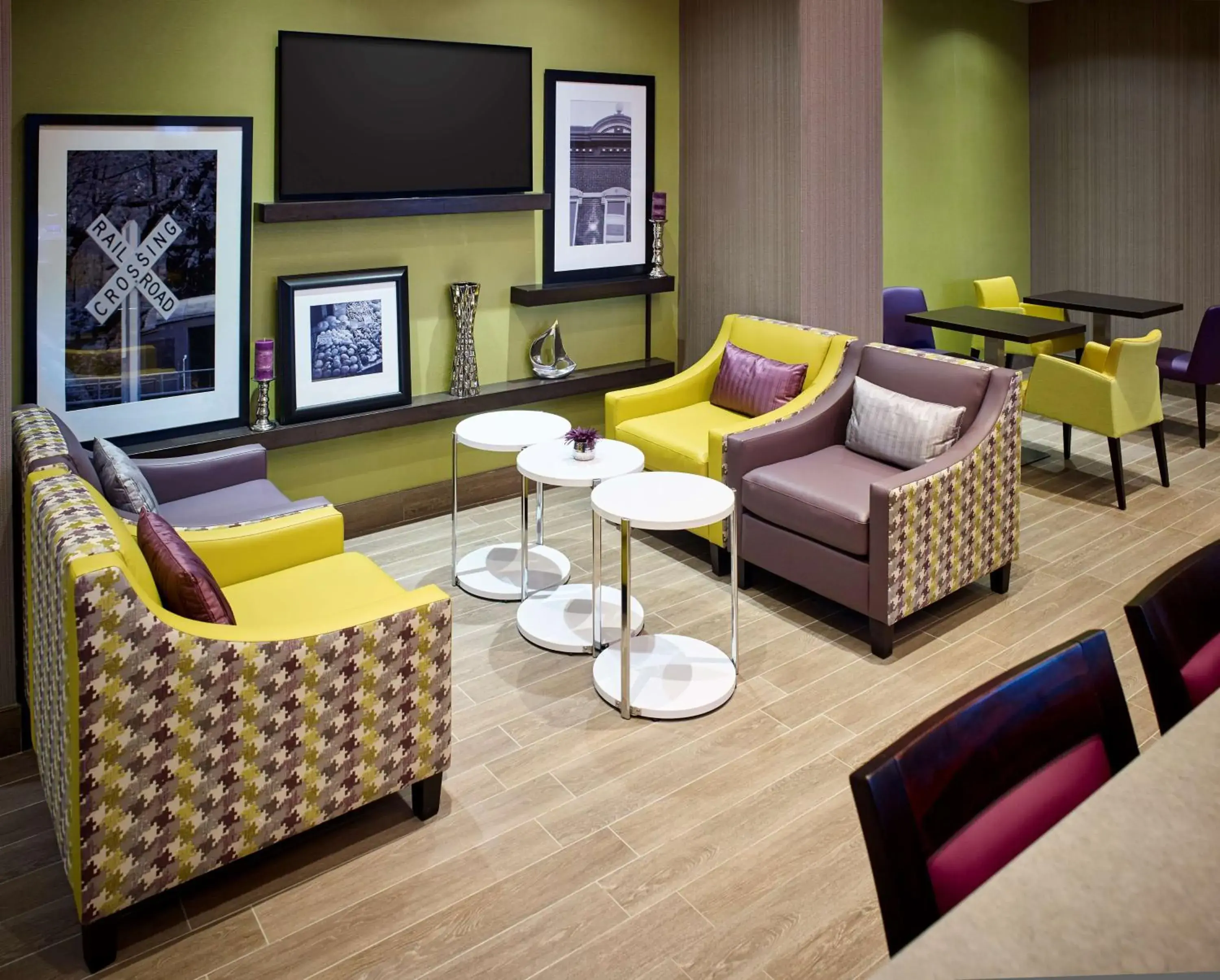 Lobby or reception in Hampton Inn by Hilton Sarnia/Point Edward Lobby or reception in Hampton Inn by Hilton Sarnia/Point Edward