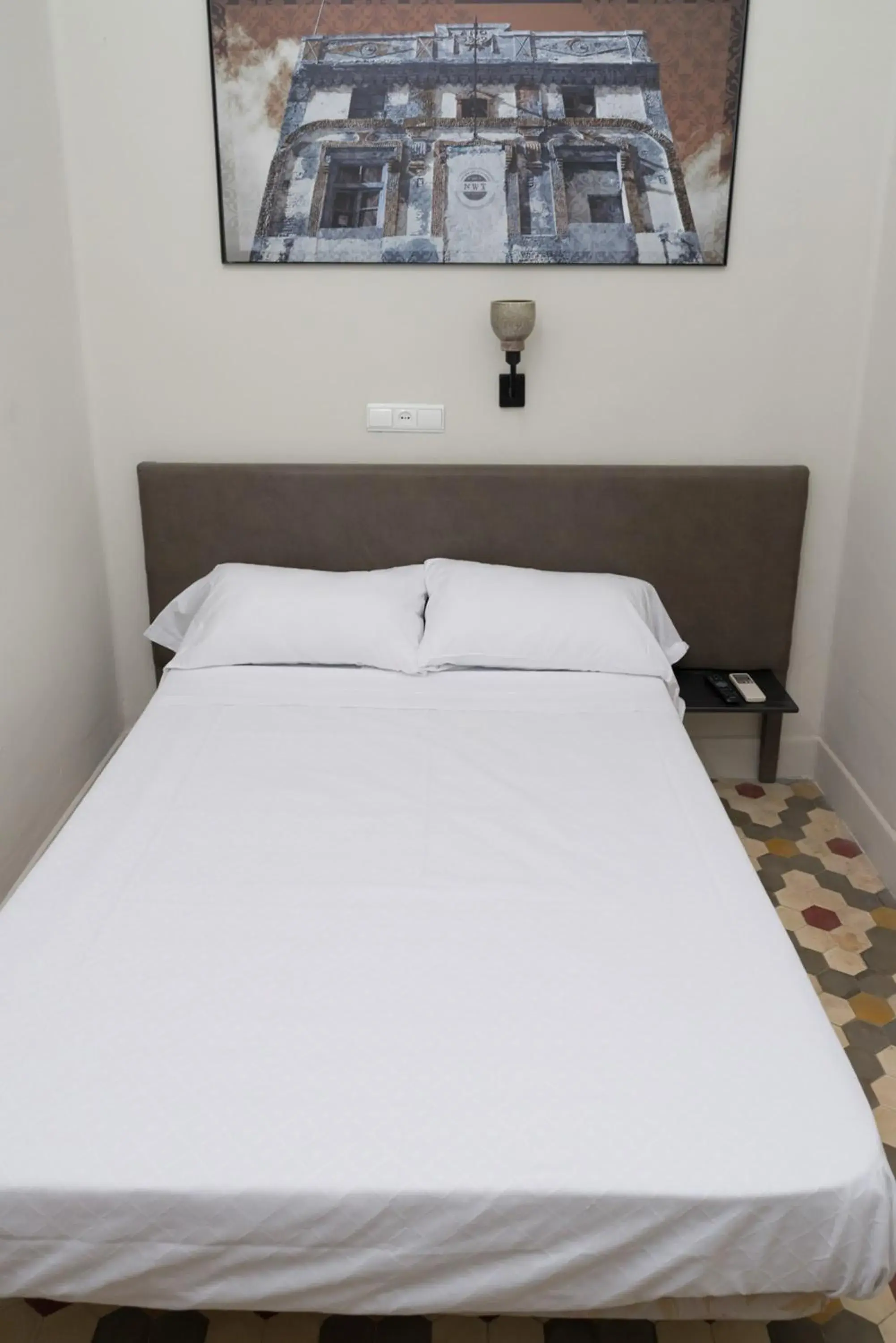 Bed in NWT Central Station Valencia Bed in NWT Central Station Valencia