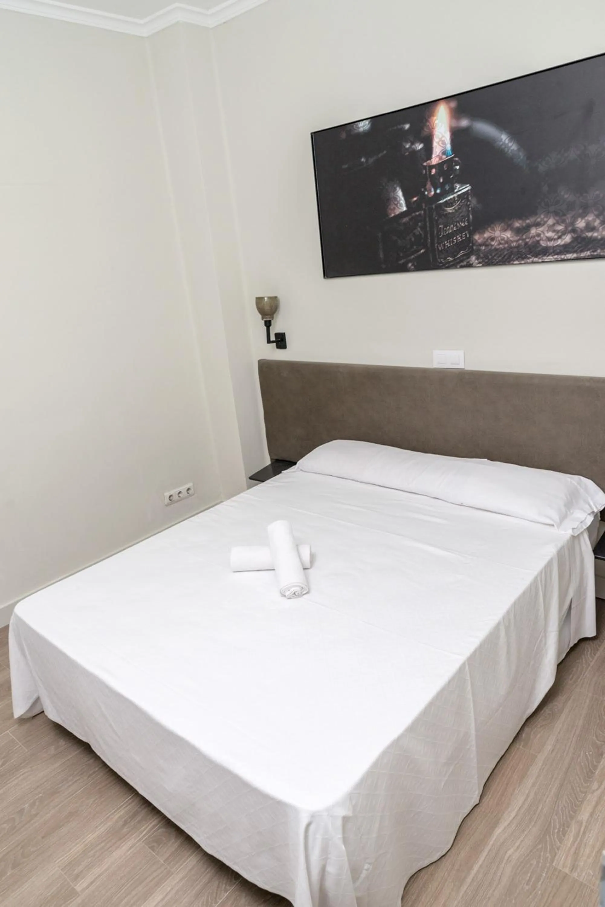 Photo of the whole room, Bed in NWT Central Station Valencia