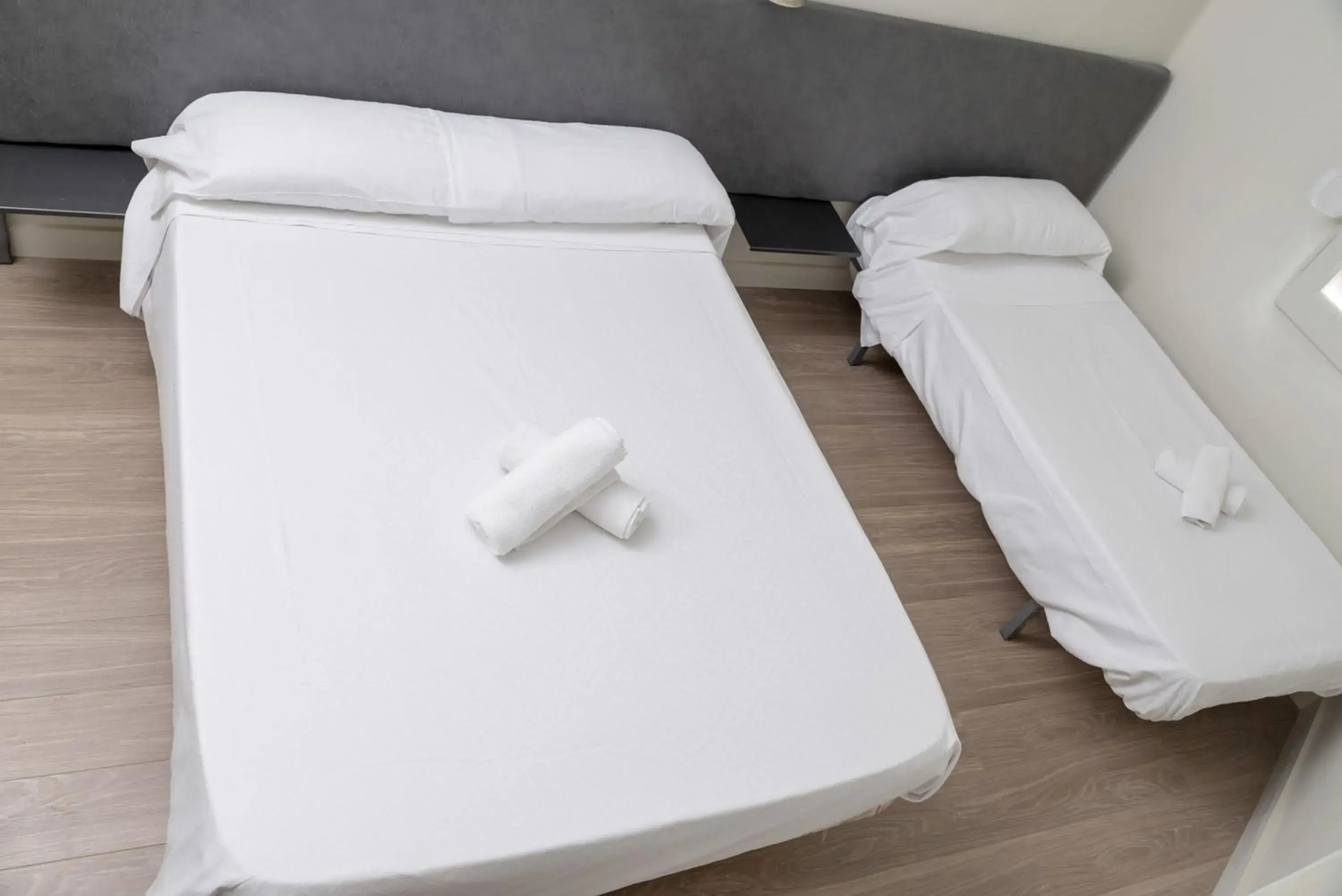 Bed in NWT Central Station Valencia Bed in NWT Central Station Valencia