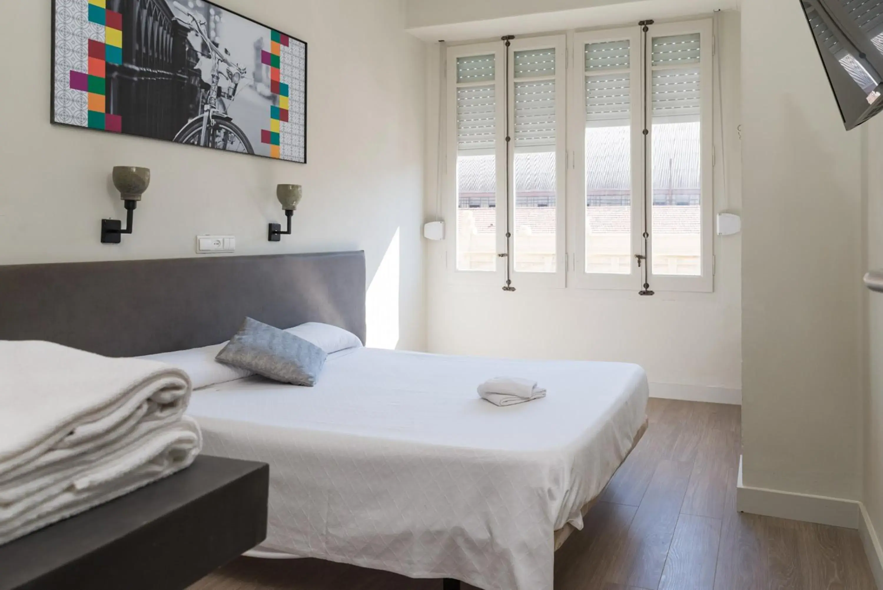 Photo of the whole room, Bed in NWT Central Station Valencia Photo of the whole room, Bed in NWT Central Station Valencia