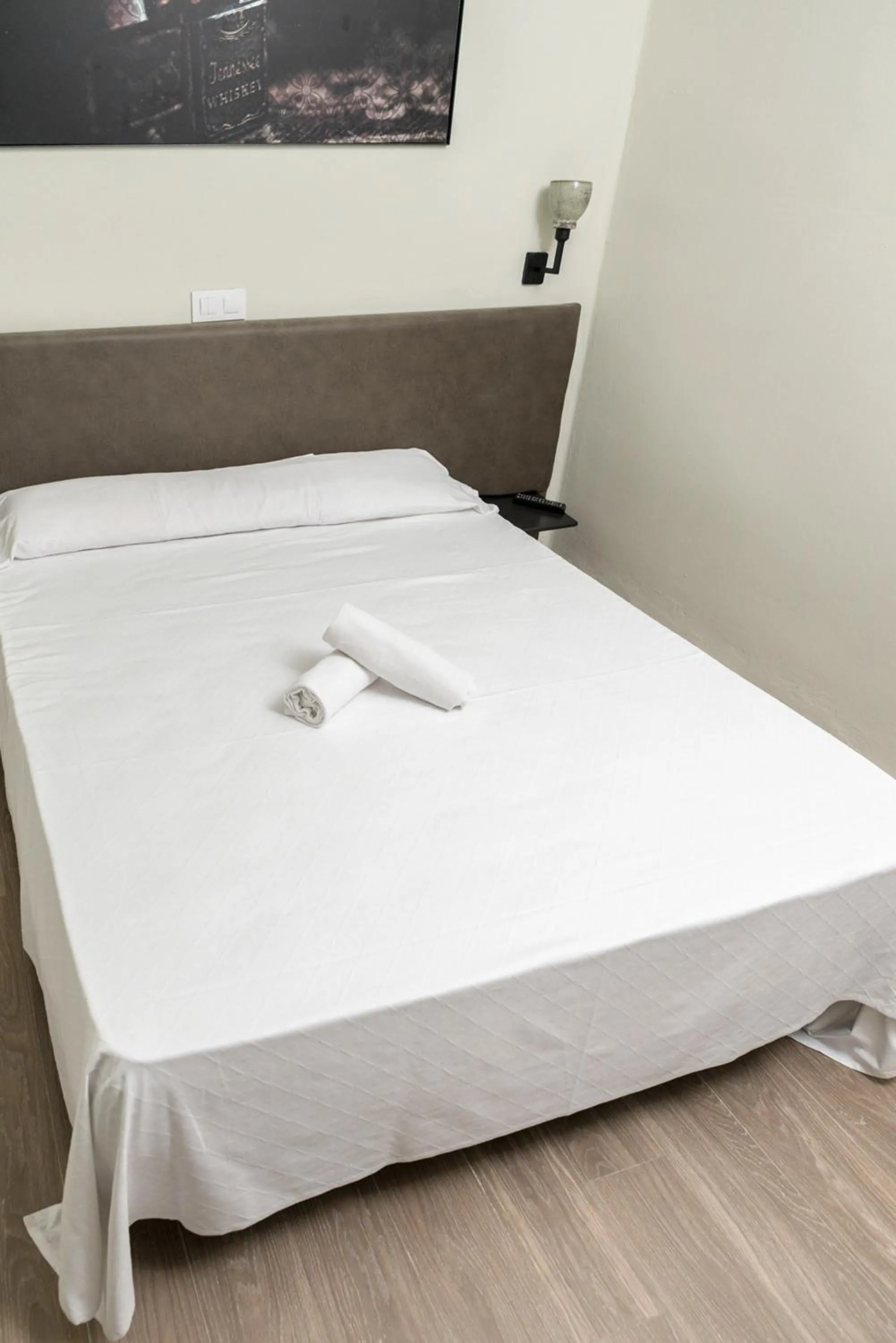 Photo of the whole room, Bed in NWT Central Station Valencia