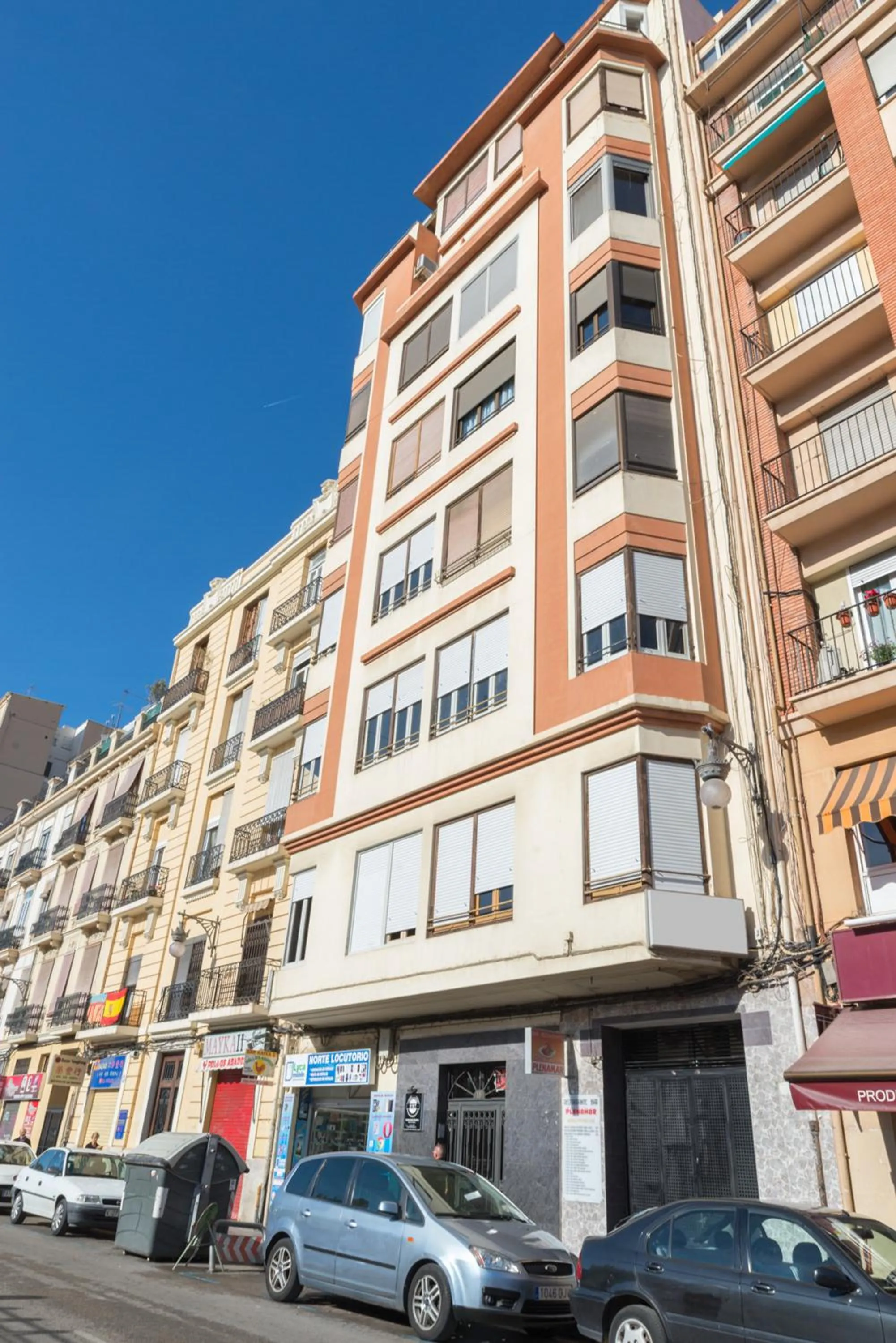 Facade/entrance in NWT Central Station Valencia