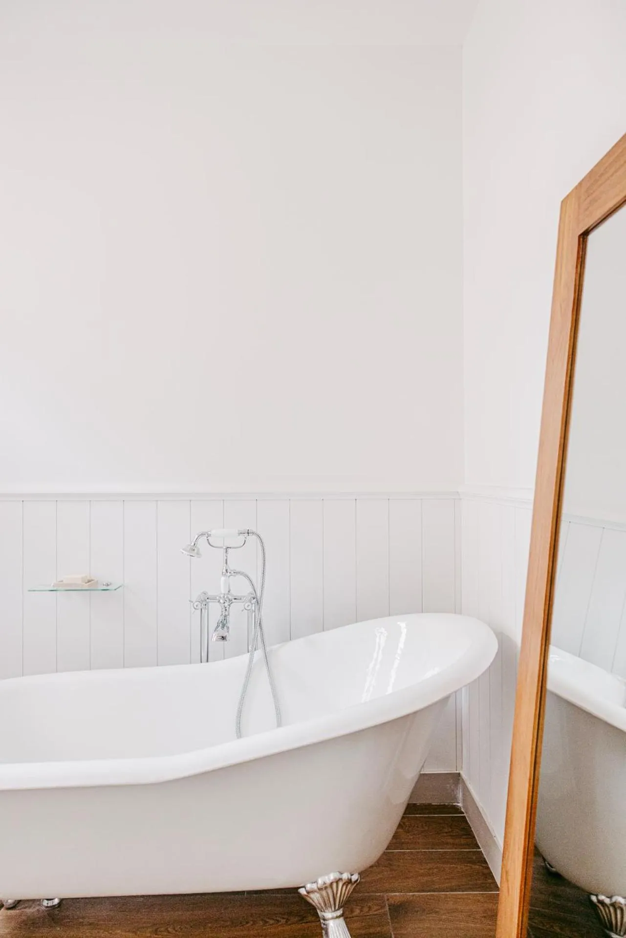 Bath in Logis de la Cadène