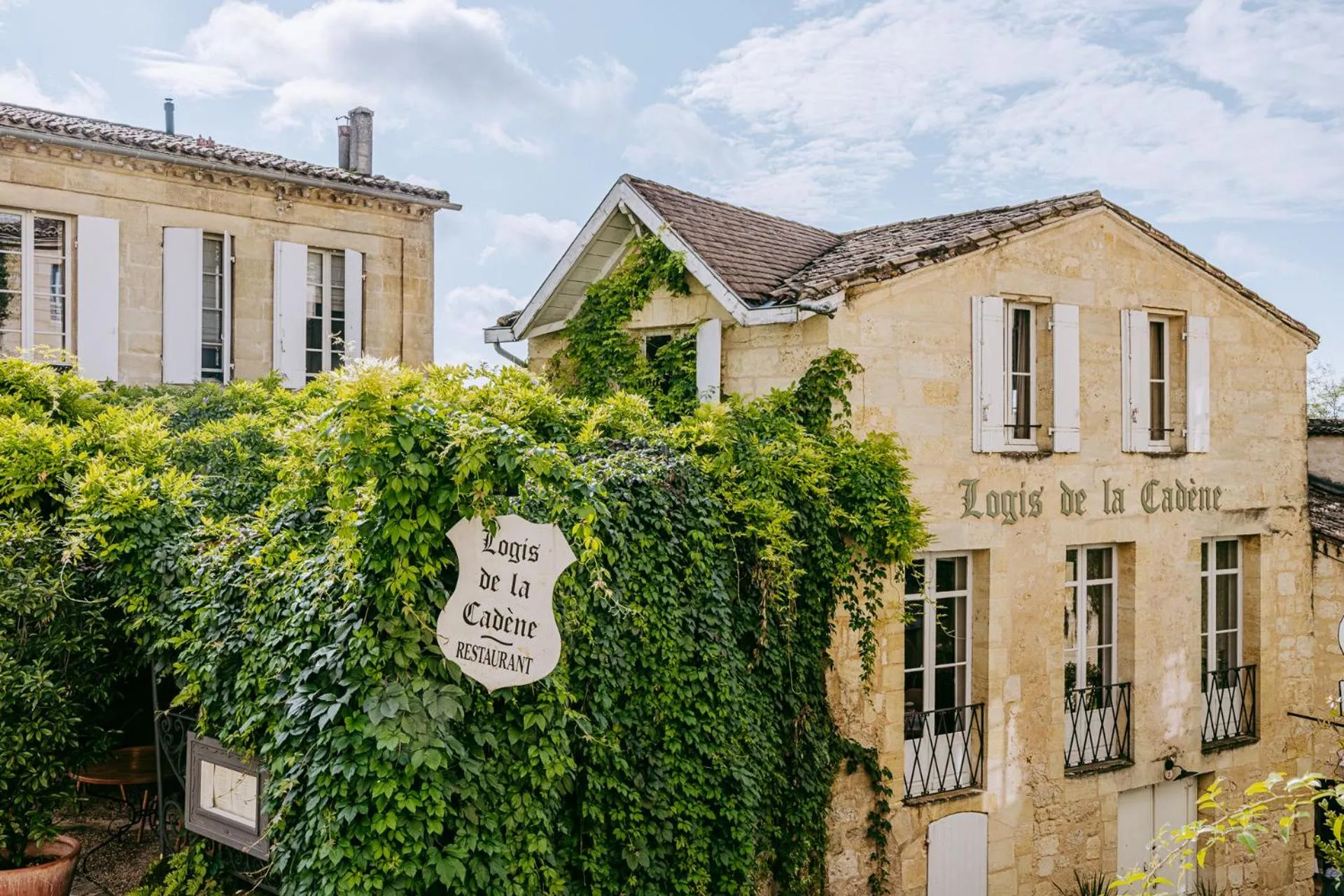 Property building in Logis de la Cadène