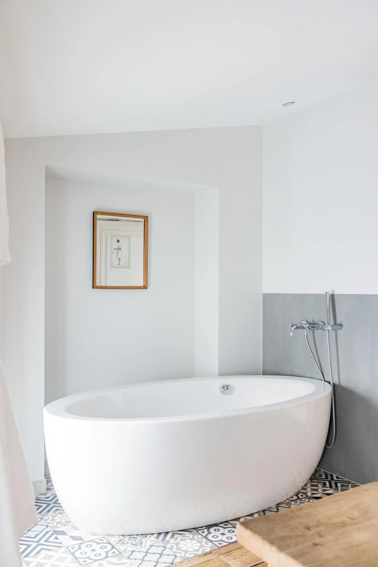 Bath in Logis de la Cadène