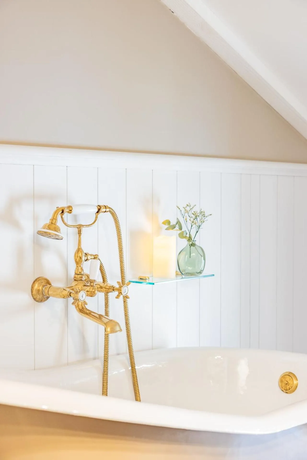 Bath in Logis de la Cadène