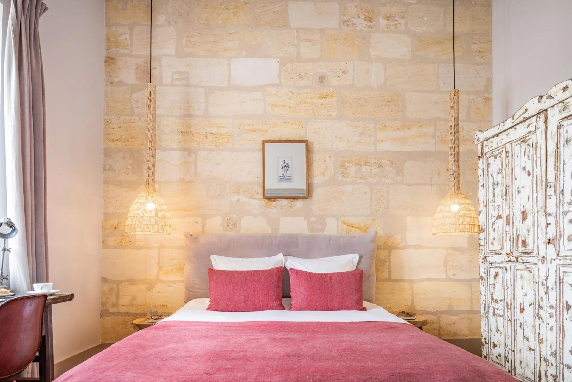 Bed in Logis de la Cadène