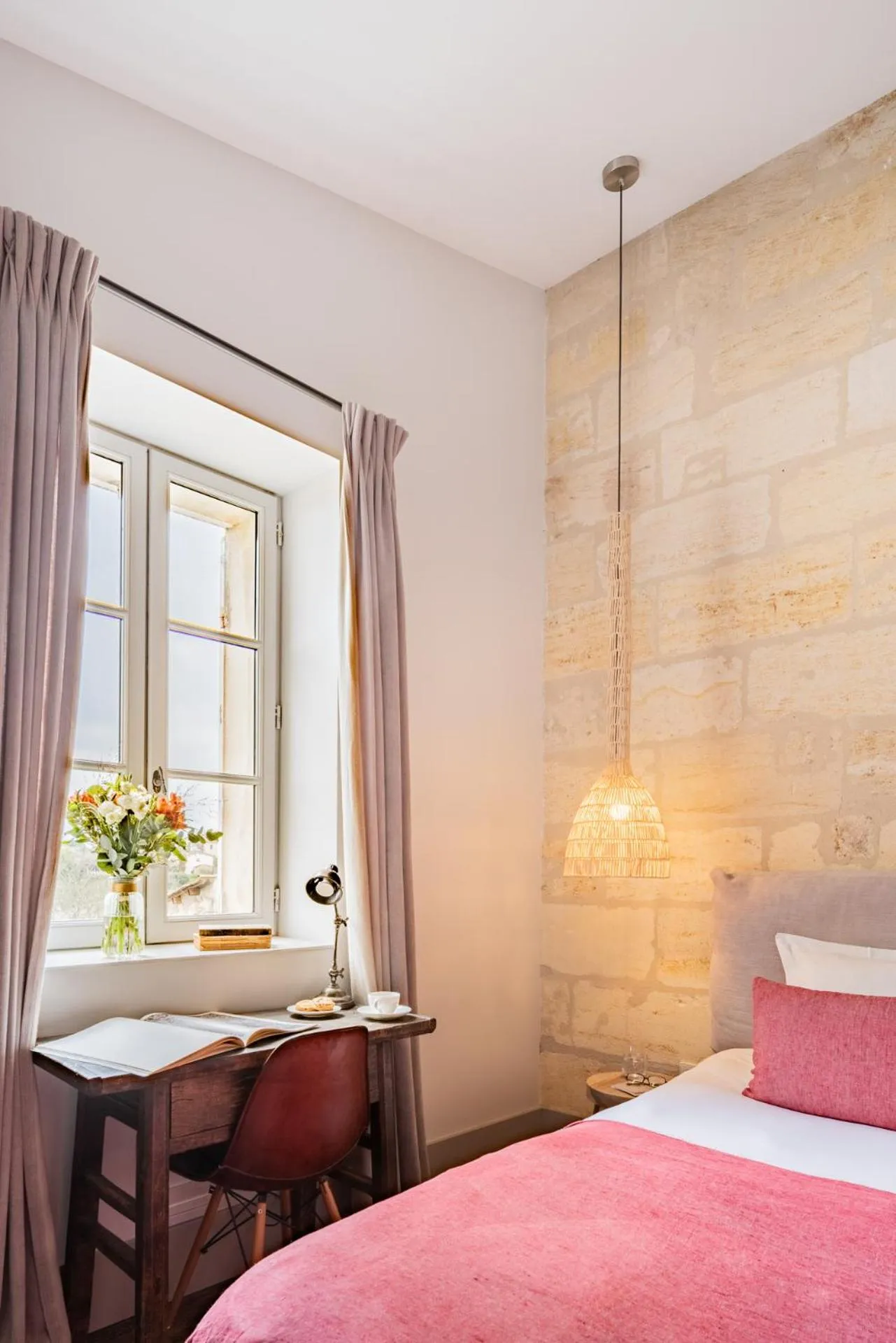 Bed in Logis de la Cadène