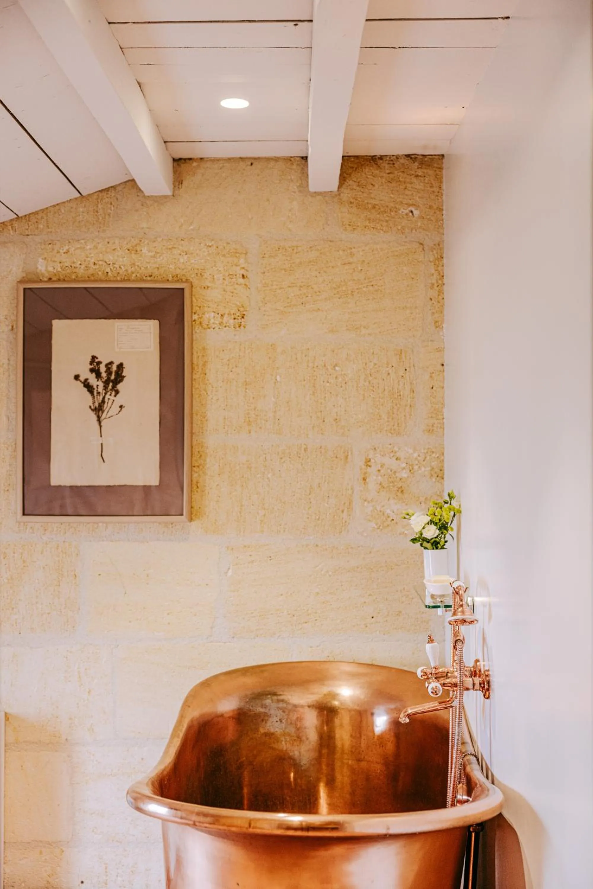 Bath in Logis de la Cadène