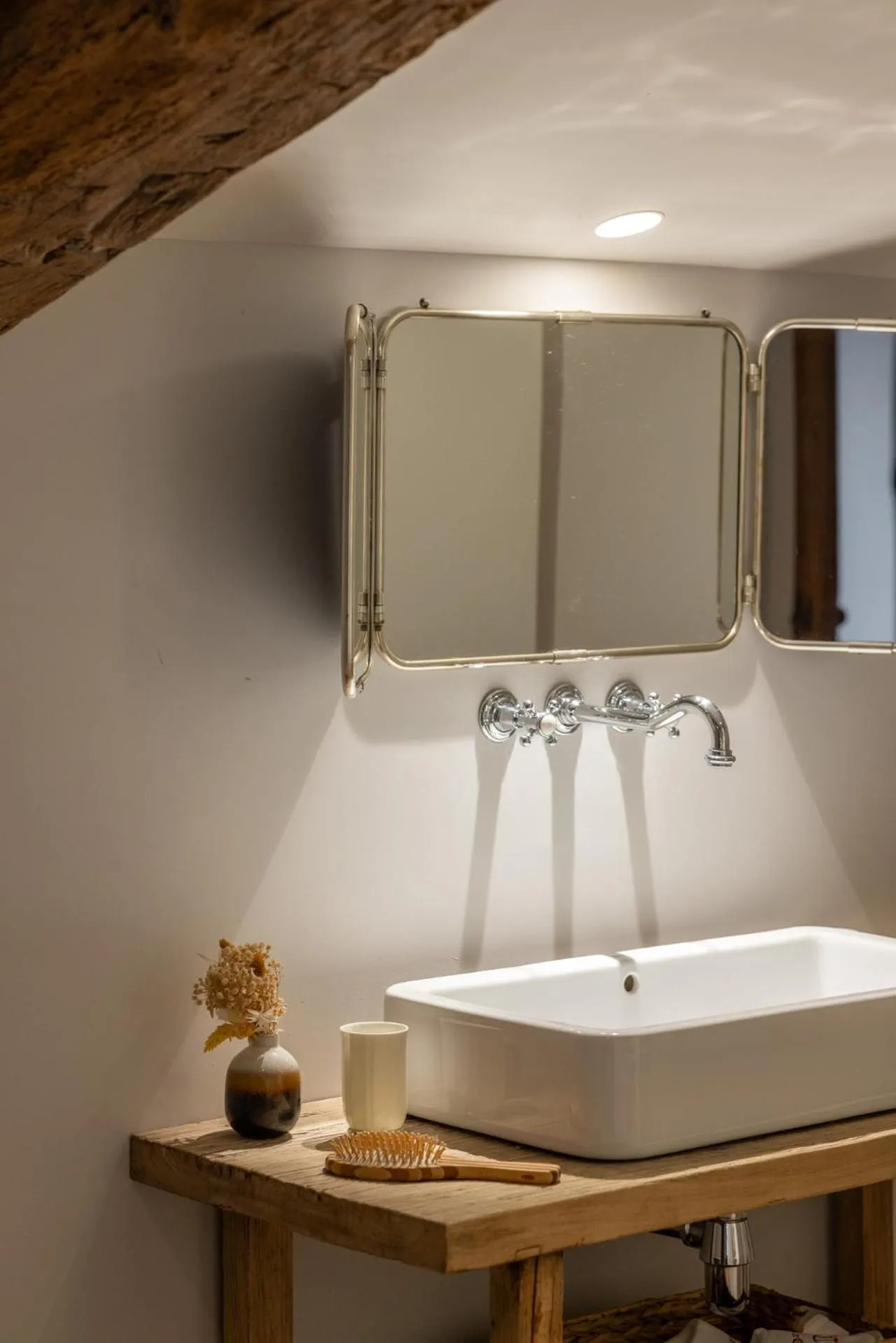 Bathroom in Logis de la Cadène