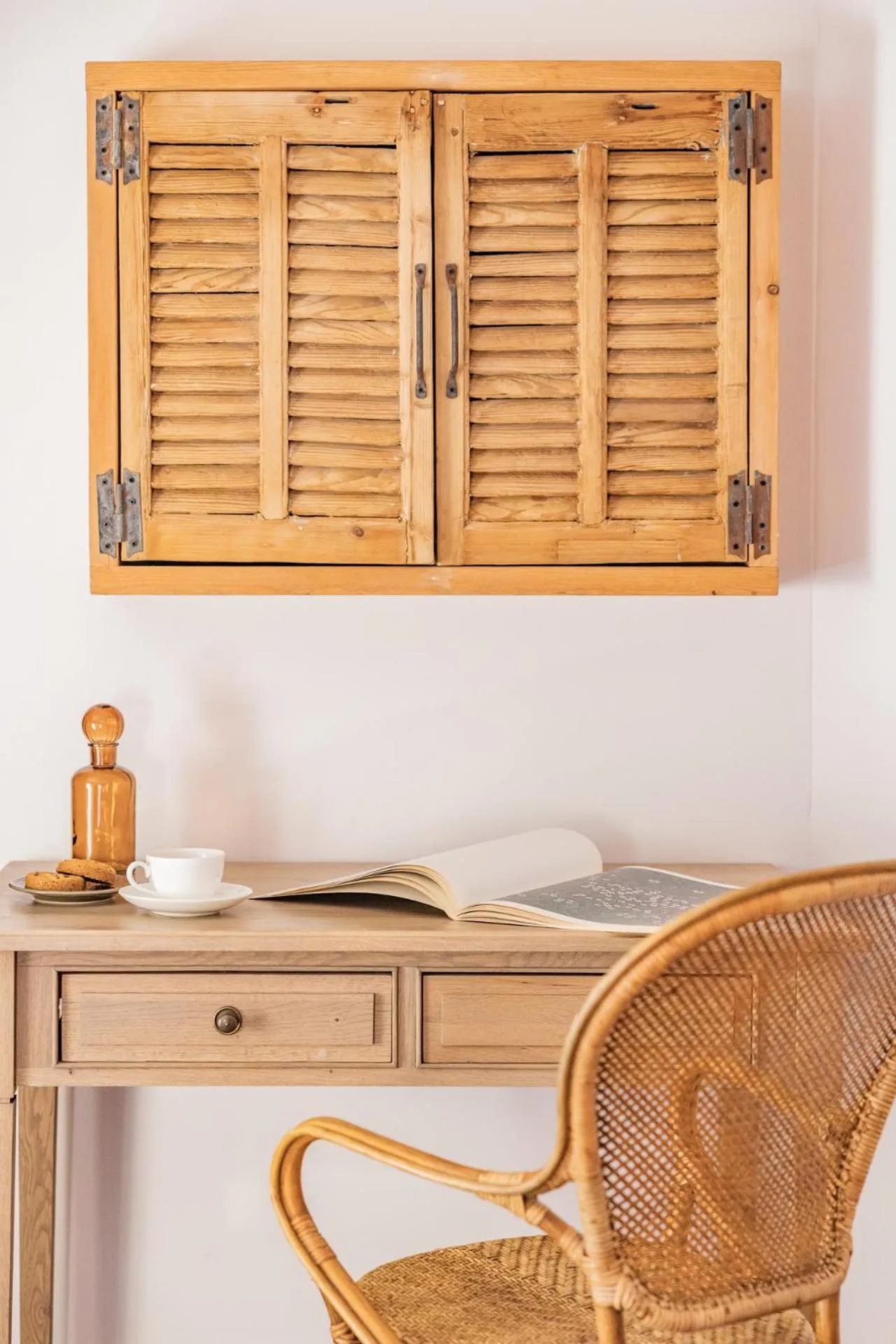 Seating area in Logis de la Cadène