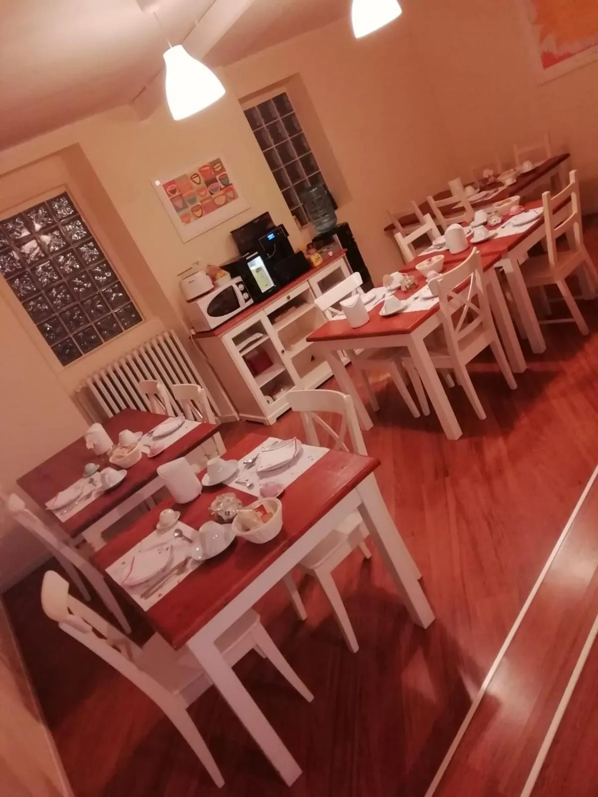 Restaurant/places to eat in Gabriele 83