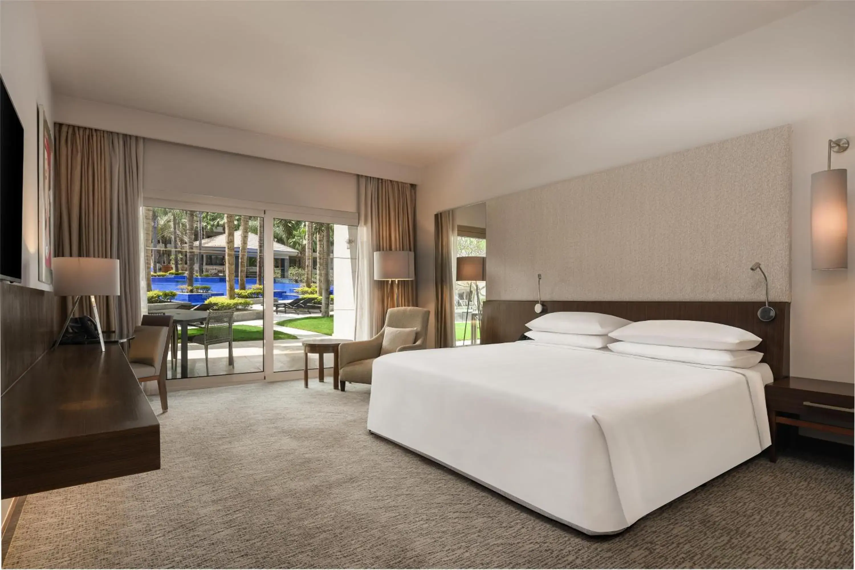 Bedroom, Bed in Dusit Thani LakeView Cairo Bedroom, Bed in Dusit Thani LakeView Cairo