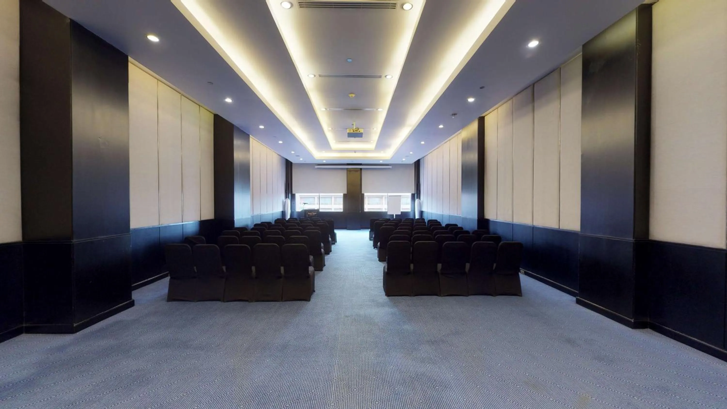 Meeting/conference room in Dusit Thani LakeView Cairo