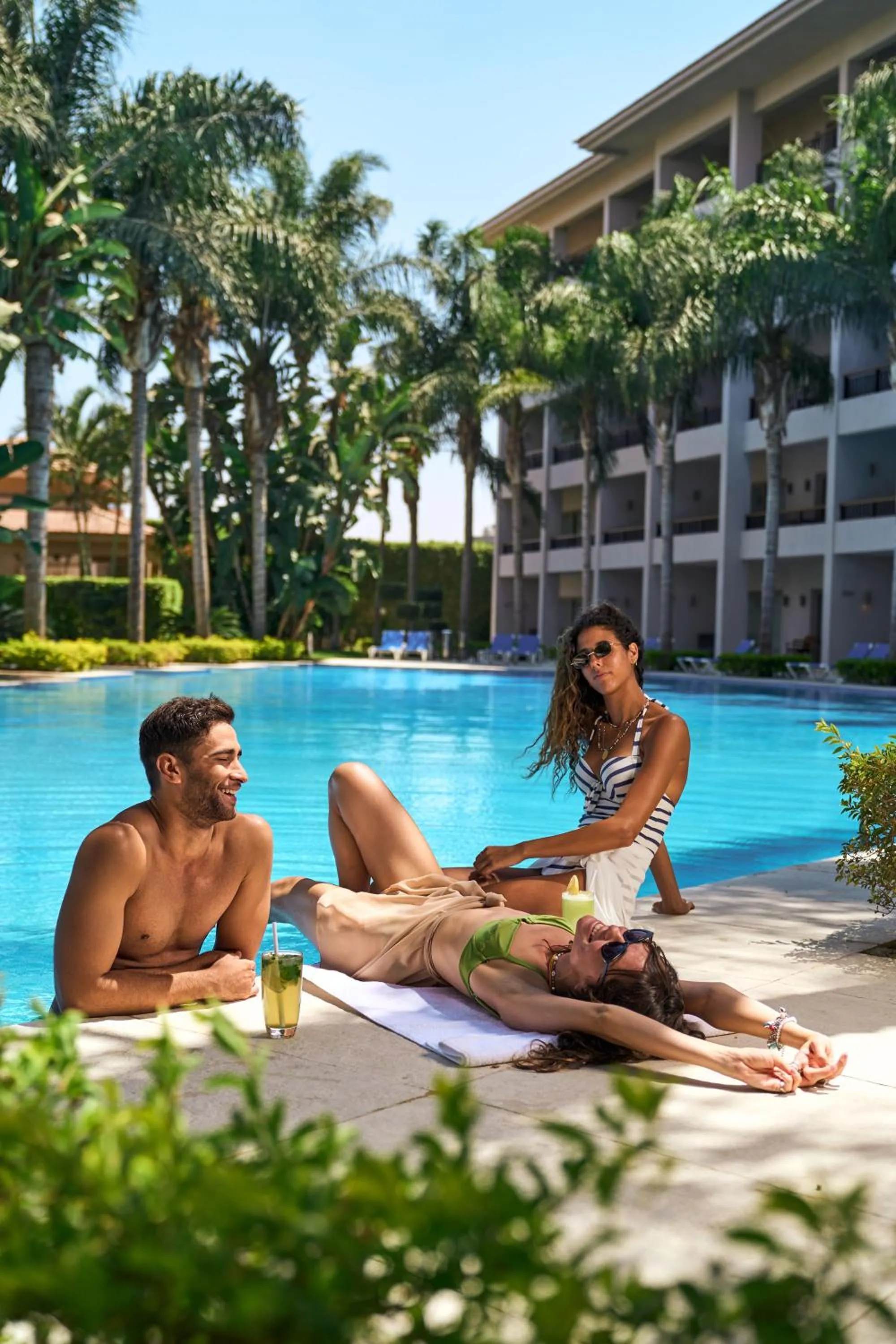 Swimming pool in Dusit Thani LakeView Cairo