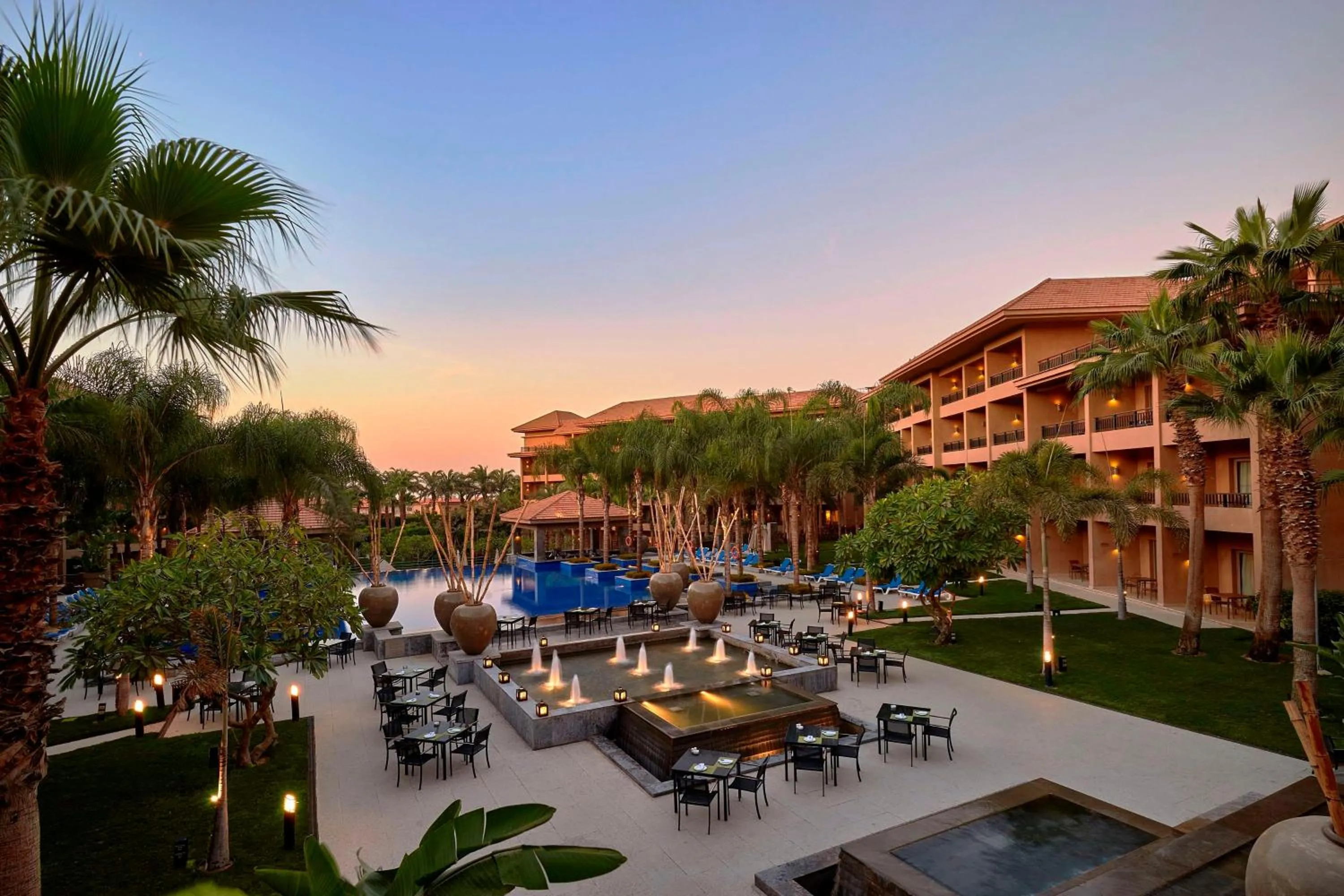 Restaurant/places to eat in Dusit Thani LakeView Cairo