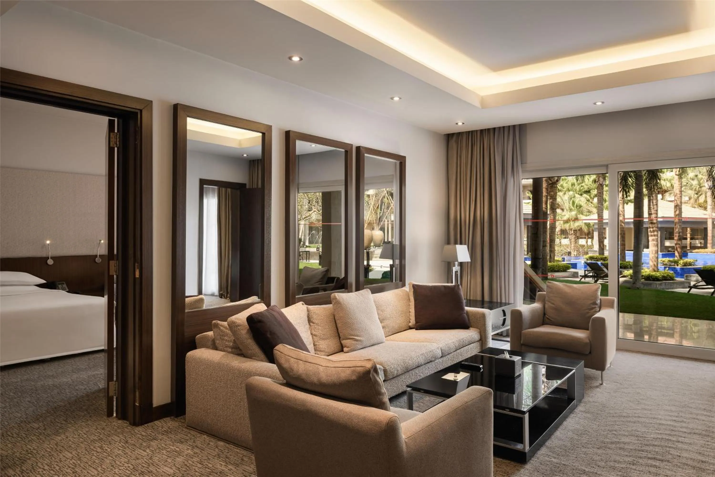 Photo of the whole room, Bed in Dusit Thani LakeView Cairo