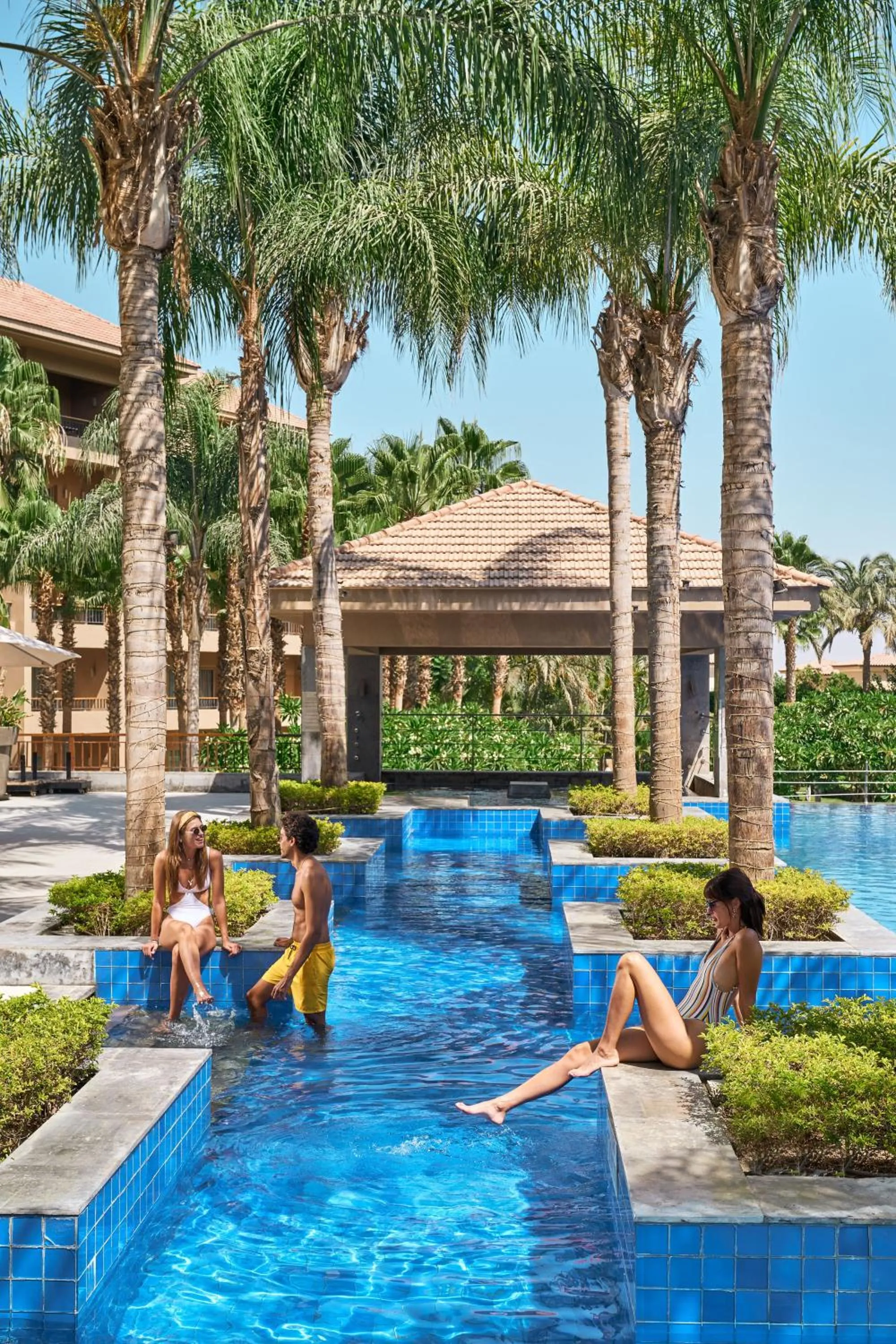 Swimming pool in Dusit Thani LakeView Cairo