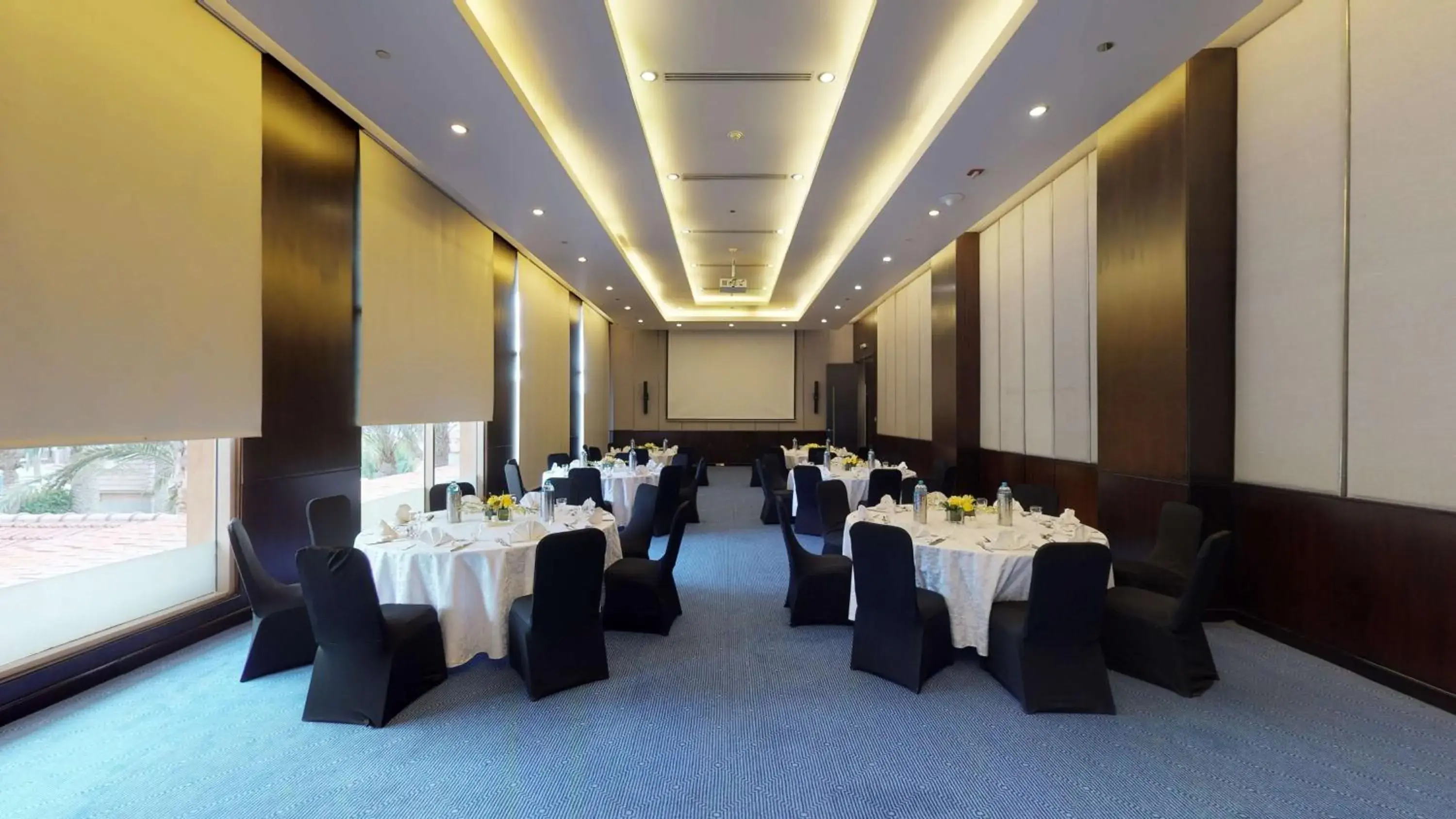 Meeting/conference room in Dusit Thani LakeView Cairo Meeting/conference room in Dusit Thani LakeView Cairo