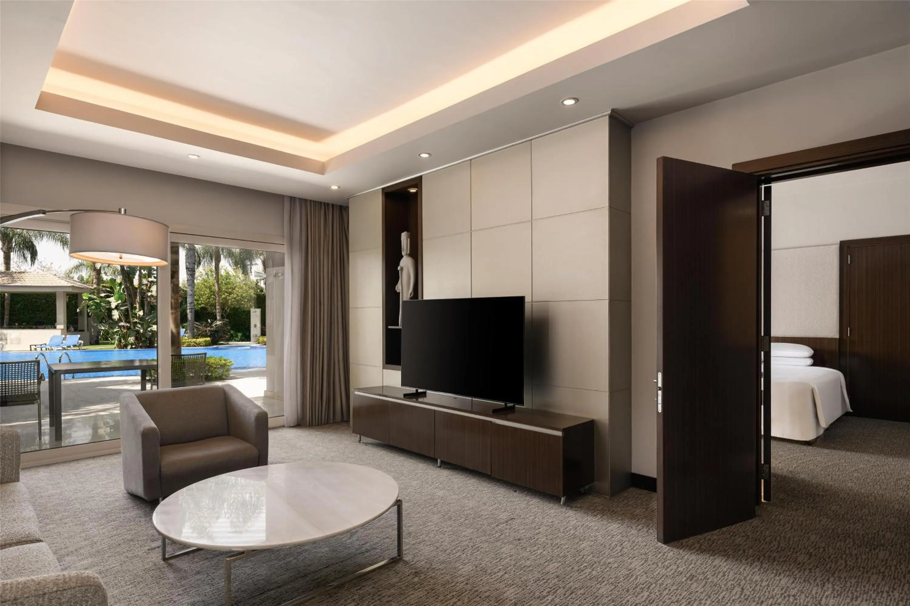 Bedroom, Bed in Dusit Thani LakeView Cairo